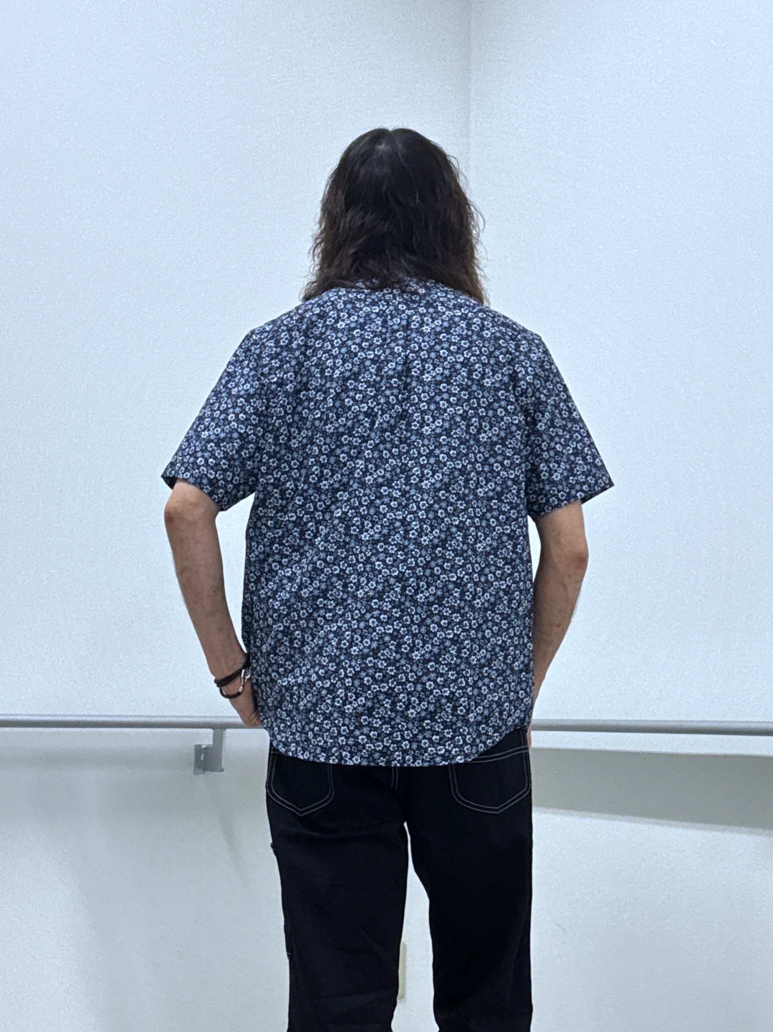 おーのさんの「TAKEO KIKUCHI｜リップル小花シャツ」を使ったコーディネート