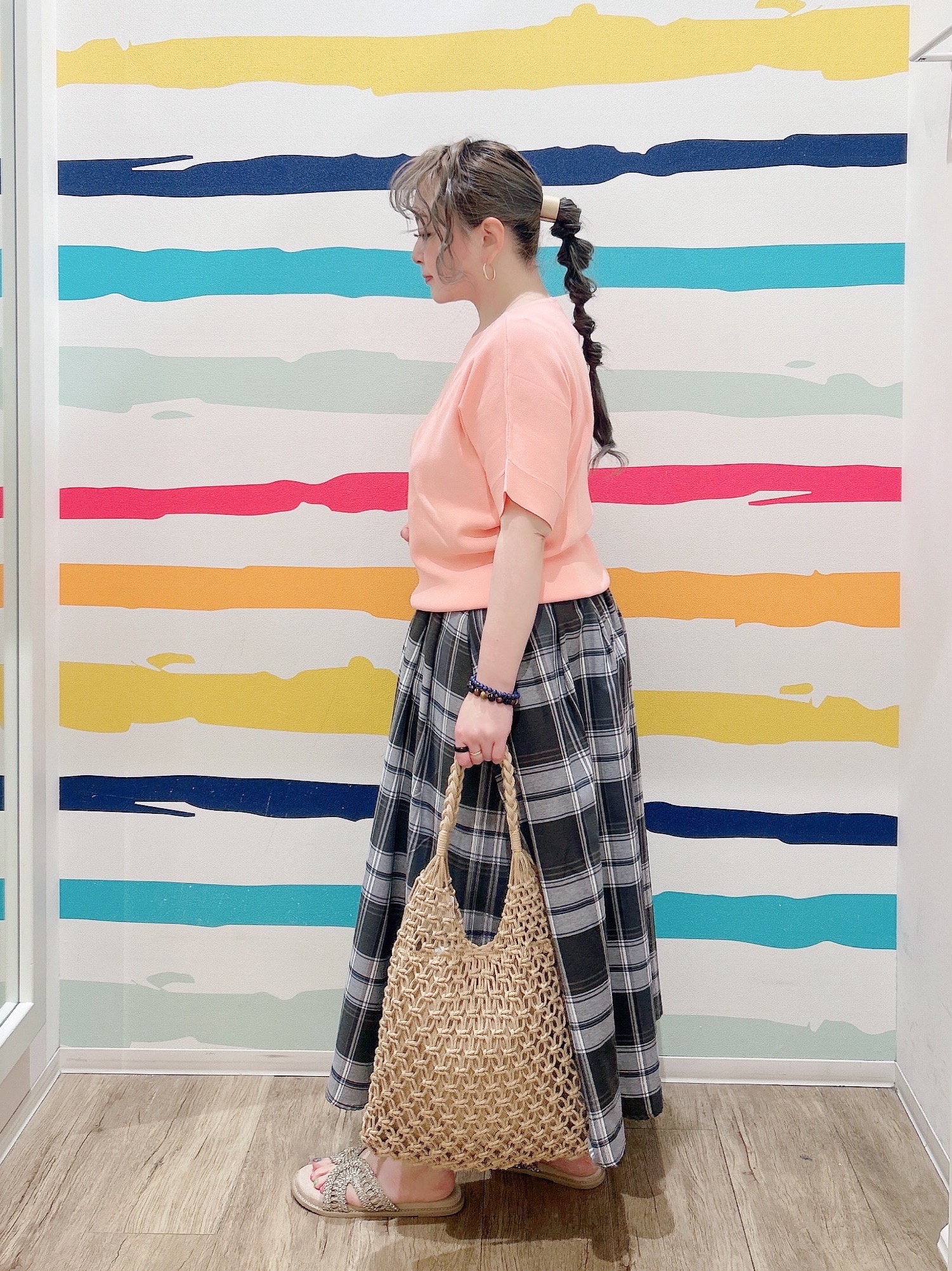 Peeさんの「SHOO･LA･RUE｜【毎日洗える/UV】二の腕隠れる さらっとドルマン半袖ニット」を使ったコーディネート