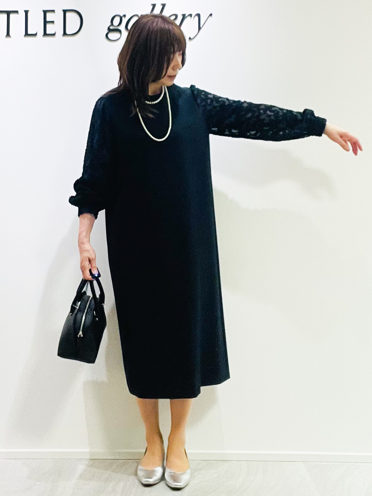 めいさんの「UNTITLED｜◆【お呼ばれドレス/洗える】カットジャカードスリーブ ワンピース」を使ったコーディネート