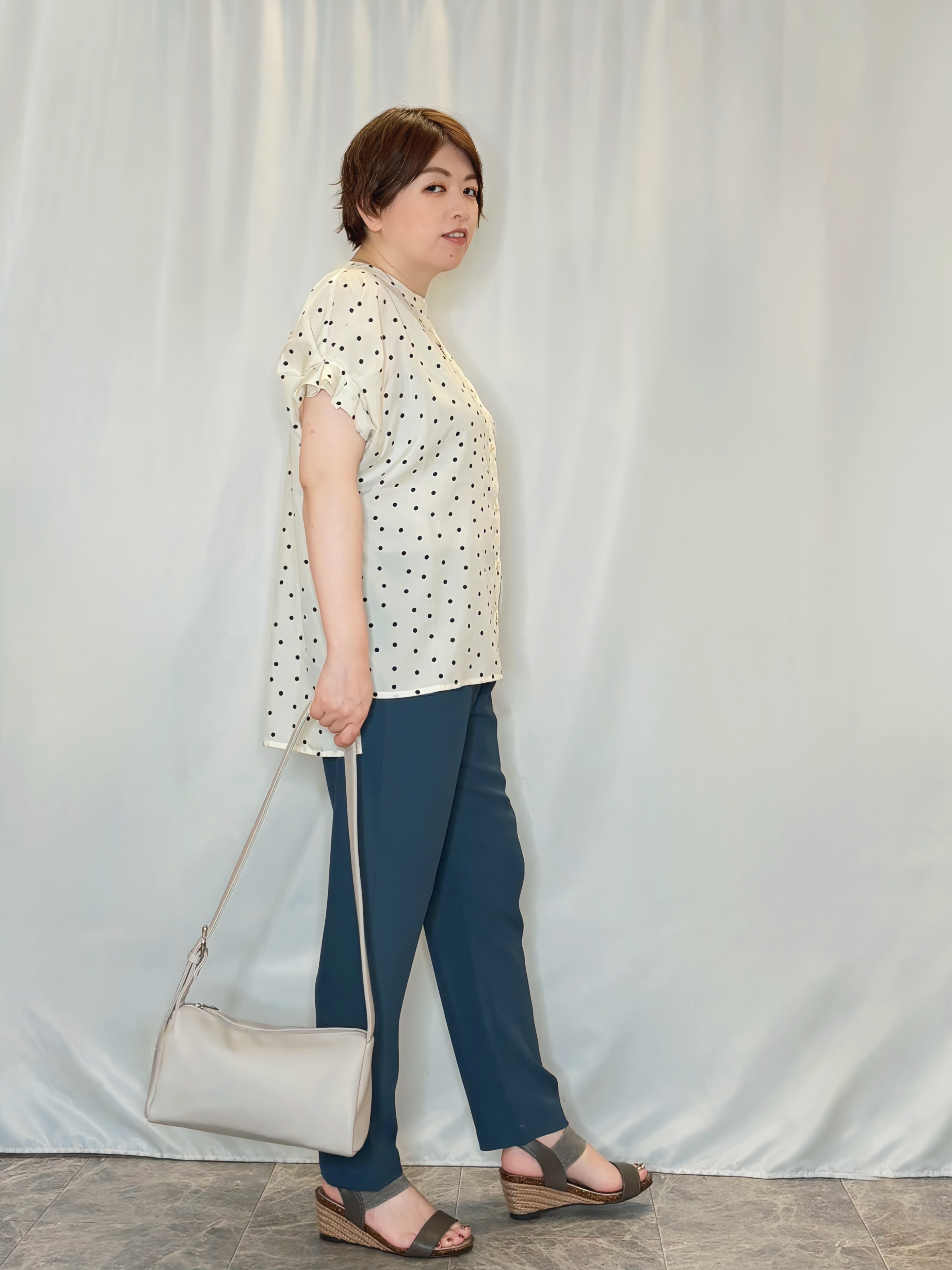 たみさんの「SHOO･LA･RUE｜【洗濯機可／洗濯後しわになりにくい】大人の甘さをプラスする ドット柄袖タックブラウス」を使ったコーディネート