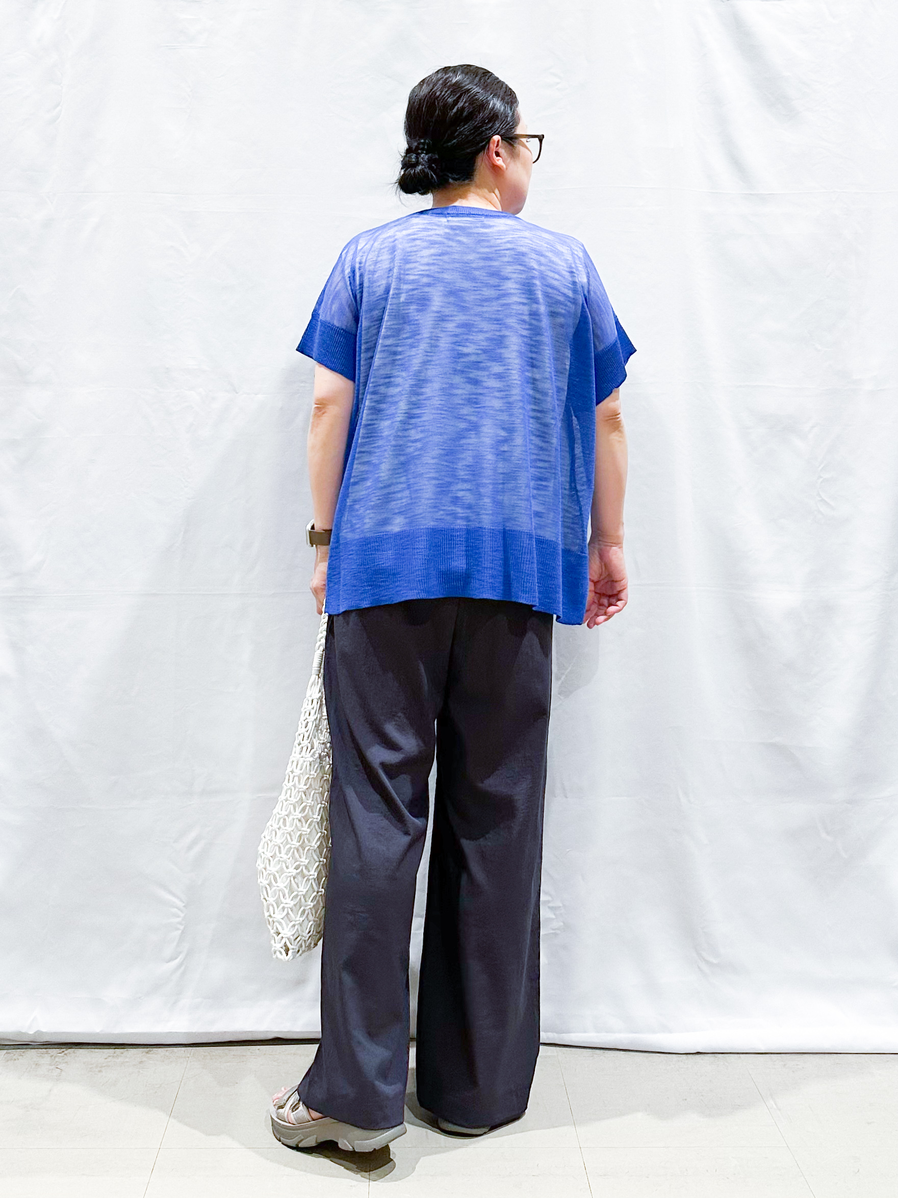 umeさんの「SHOO･LA･RUE｜【2点セット/S-LL/体型カバー】さらりと涼し気 シアーニット+タンクトップ」を使ったコーディネート