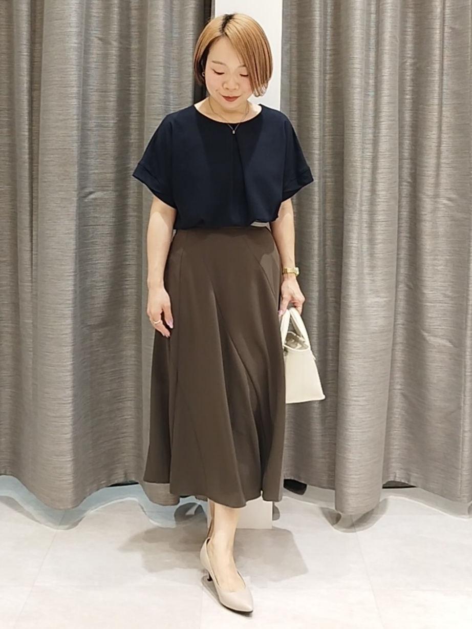 s u g iさんの「UNTITLED｜【セットアップ可/UVカット/前後2WAY】リラクシーフレンチスリーブブラウス」を使ったコーディネート