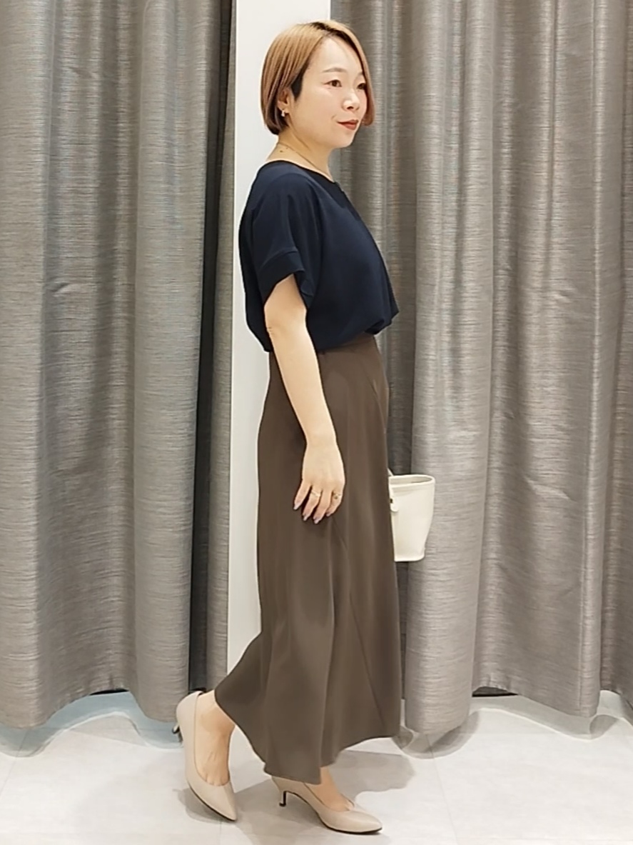 s u g iさんの「UNTITLED｜【セットアップ可/UVカット/前後2WAY】リラクシーフレンチスリーブブラウス」を使ったコーディネート