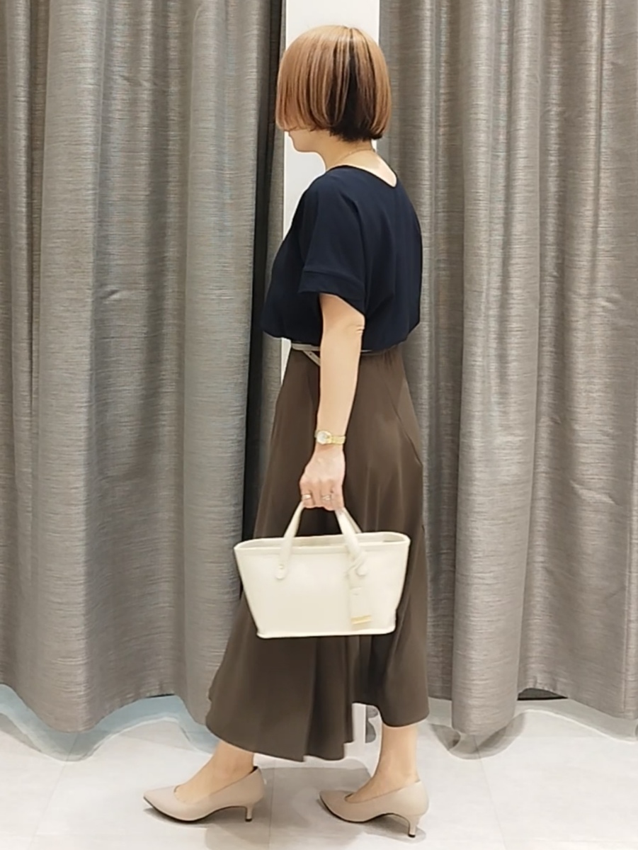 s u g iさんの「UNTITLED｜【セットアップ可/UVカット/前後2WAY】リラクシーフレンチスリーブブラウス」を使ったコーディネート