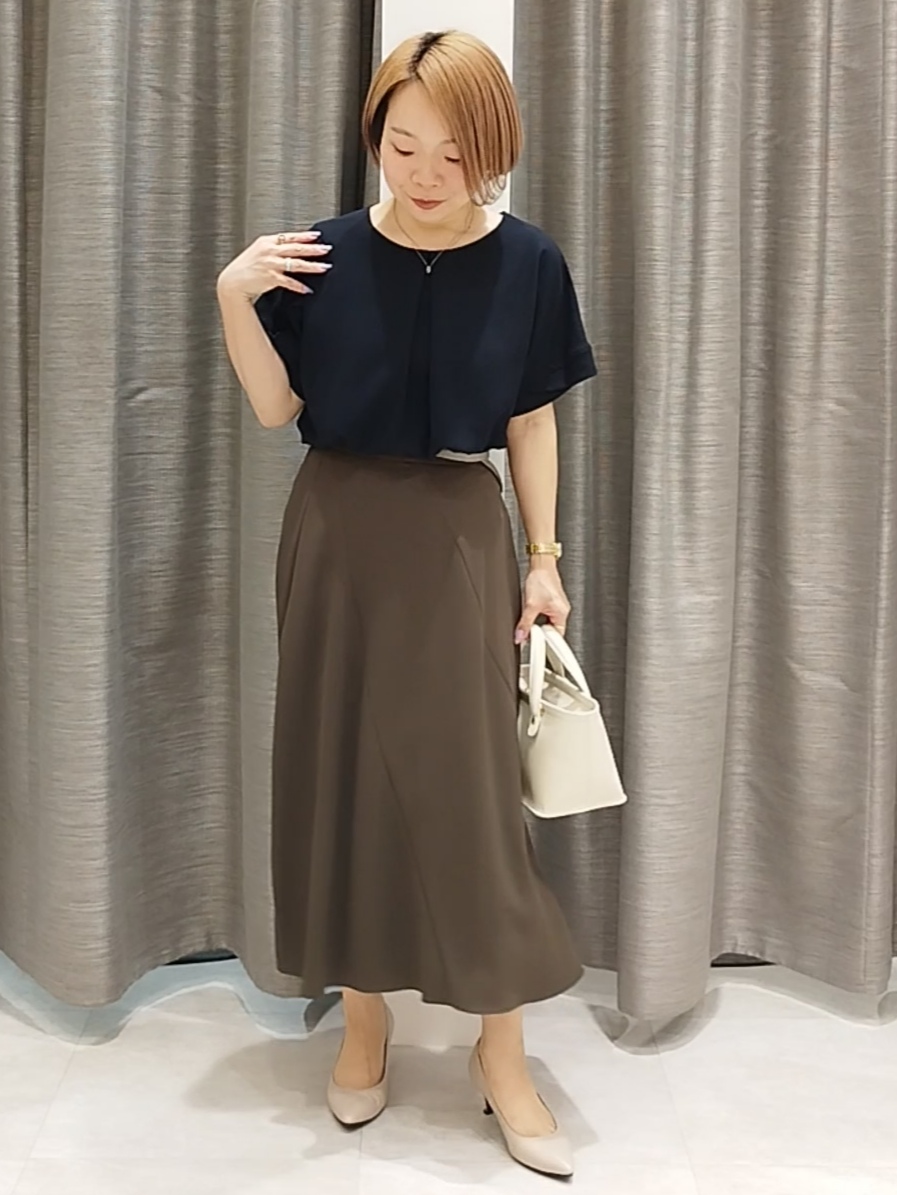 s u g iさんの「UNTITLED｜【セットアップ可/UVカット/前後2WAY】リラクシーフレンチスリーブブラウス」を使ったコーディネート