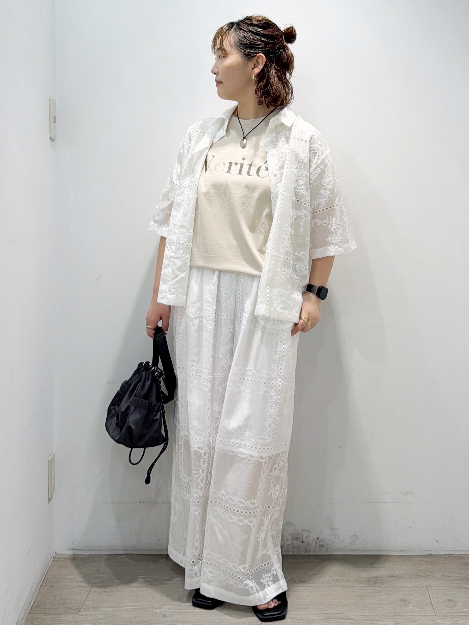 sumicaさんの「OPAQUE.CLIP｜刺繍ハーフスリーブシャツ／セットアップ対応可【洗濯機OK】」を使ったコーディネート