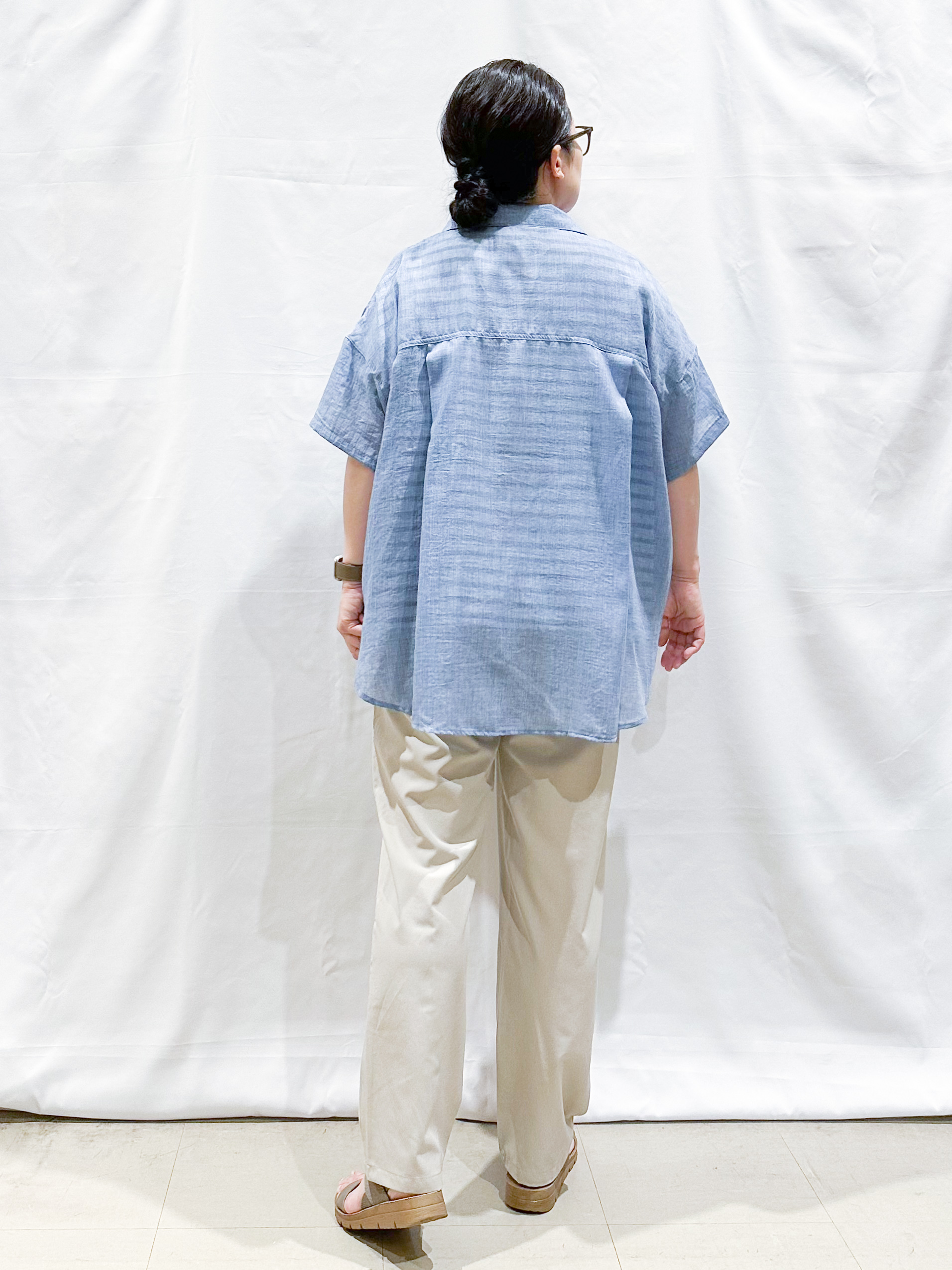 umeさんの「SHOO･LA･RUE｜ヒップがすっぽり隠れる やわらか5分袖シアーシャツ」を使ったコーディネート