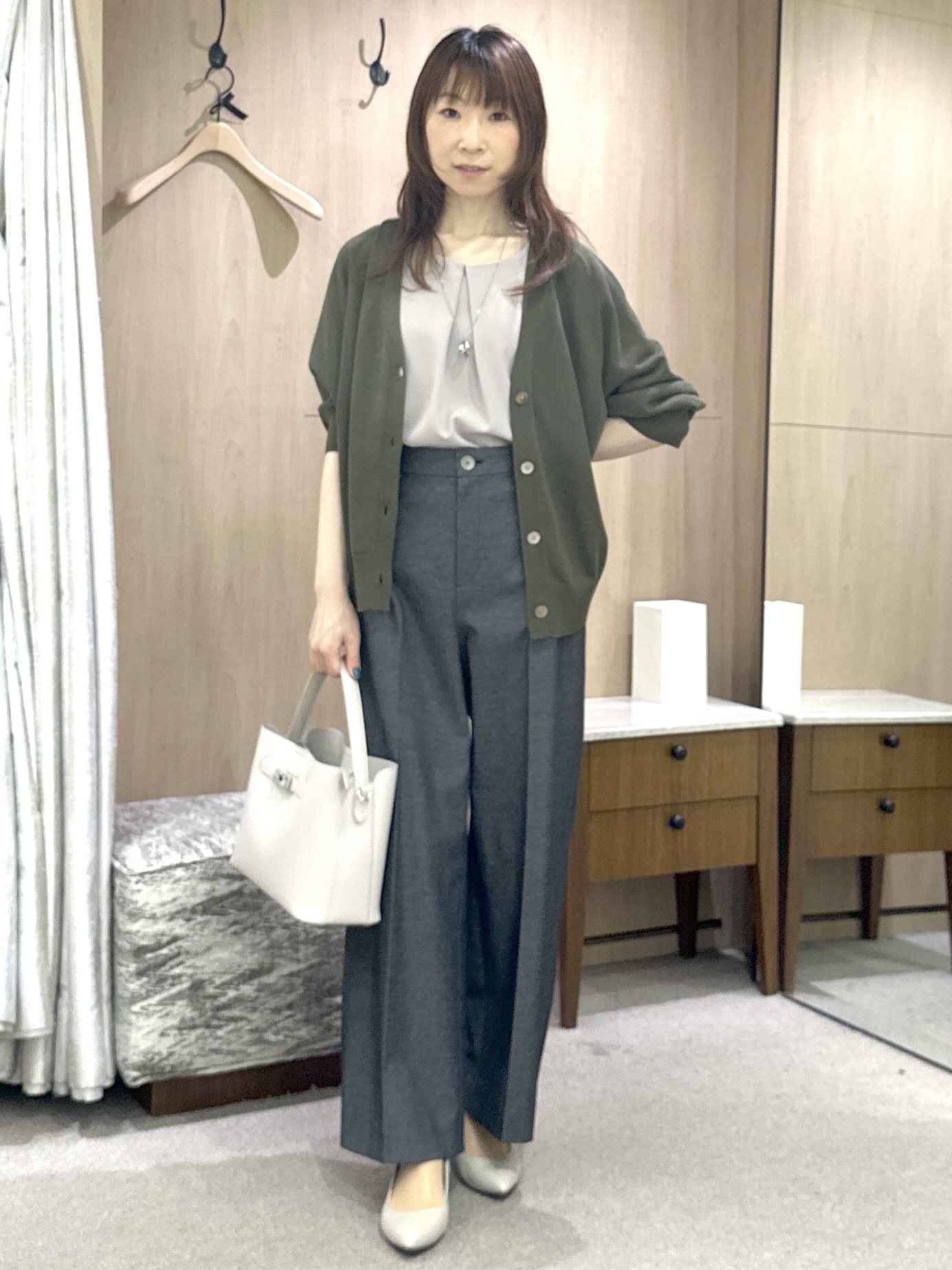 Miwaさんの「UNTITLED｜【セットアップ可/UVカット/前後2WAY】リラクシーフレンチスリーブブラウス」を使ったコーディネート