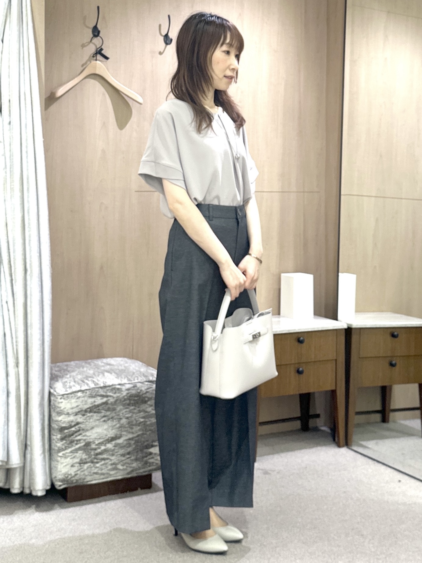 Miwaさんの「UNTITLED｜【セットアップ可/UVカット/前後2WAY】リラクシーフレンチスリーブブラウス」を使ったコーディネート