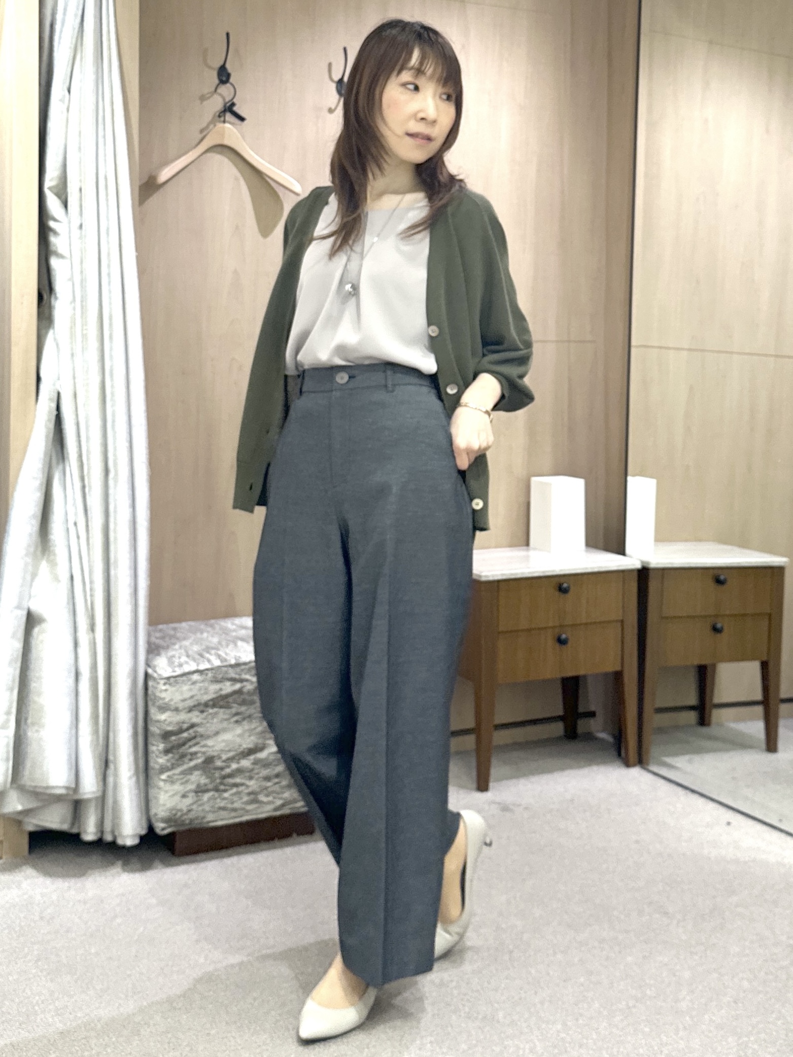 Miwaさんの「UNTITLED｜【セットアップ可/UVカット/前後2WAY】リラクシーフレンチスリーブブラウス」を使ったコーディネート
