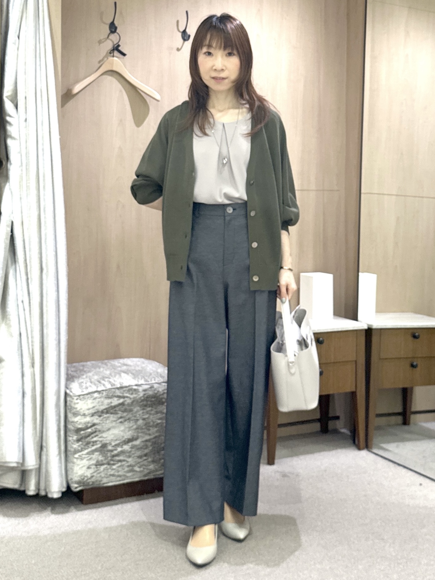 Miwaさんの「UNTITLED｜【セットアップ可/UVカット/前後2WAY】リラクシーフレンチスリーブブラウス」を使ったコーディネート