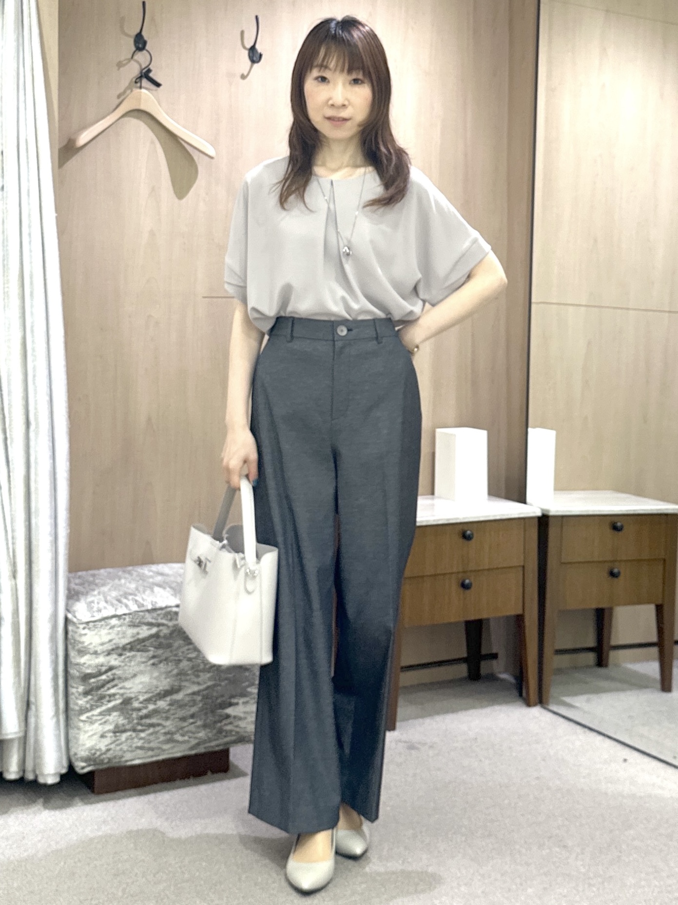 Miwaさんの「UNTITLED｜【セットアップ可/UVカット/前後2WAY】リラクシーフレンチスリーブブラウス」を使ったコーディネート