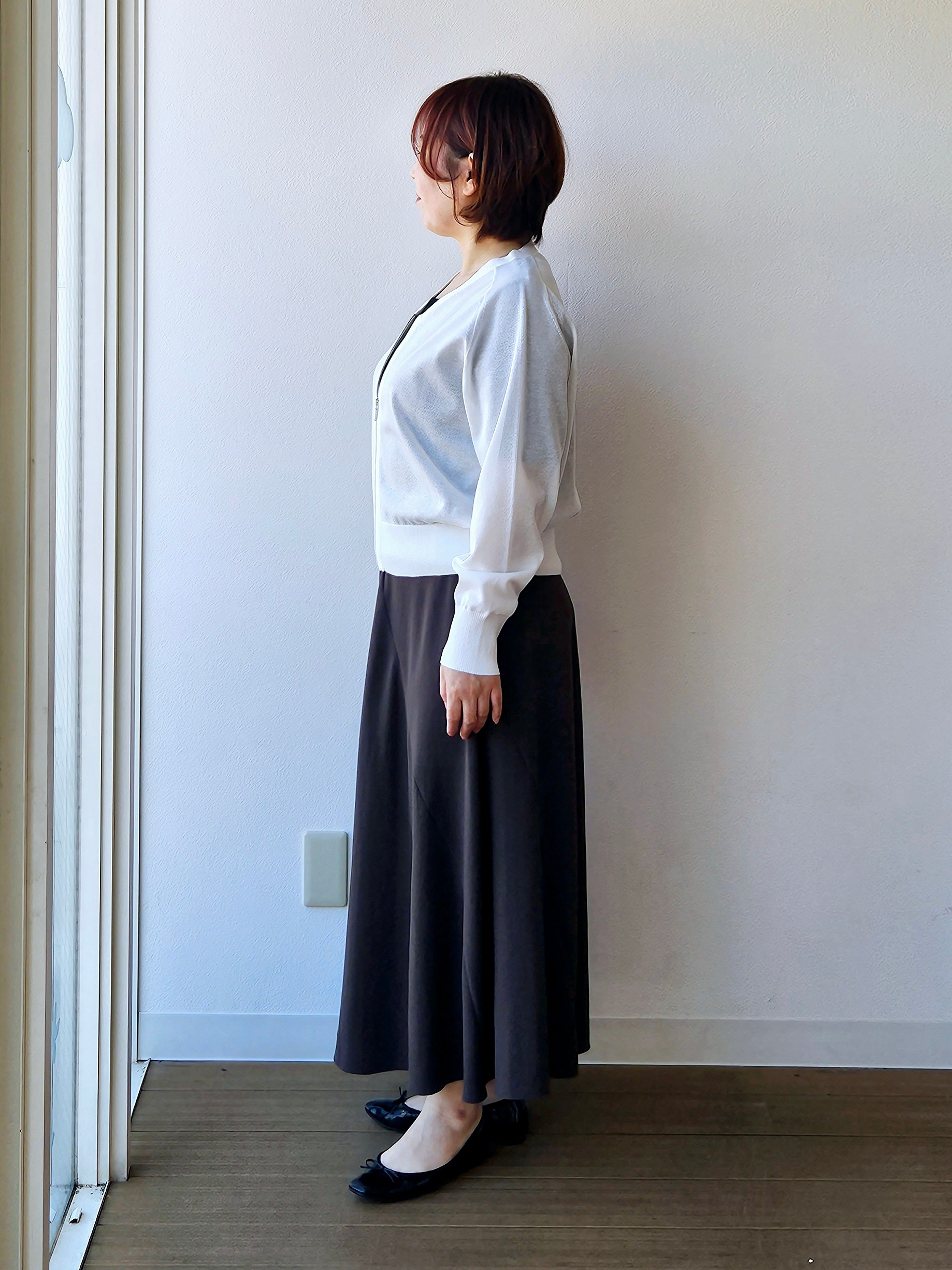 やじまさんの「UNTITLED｜【アンサンブル可/日除け・冷房対策】シアーレーヨンZIPカーディガン」を使ったコーディネート