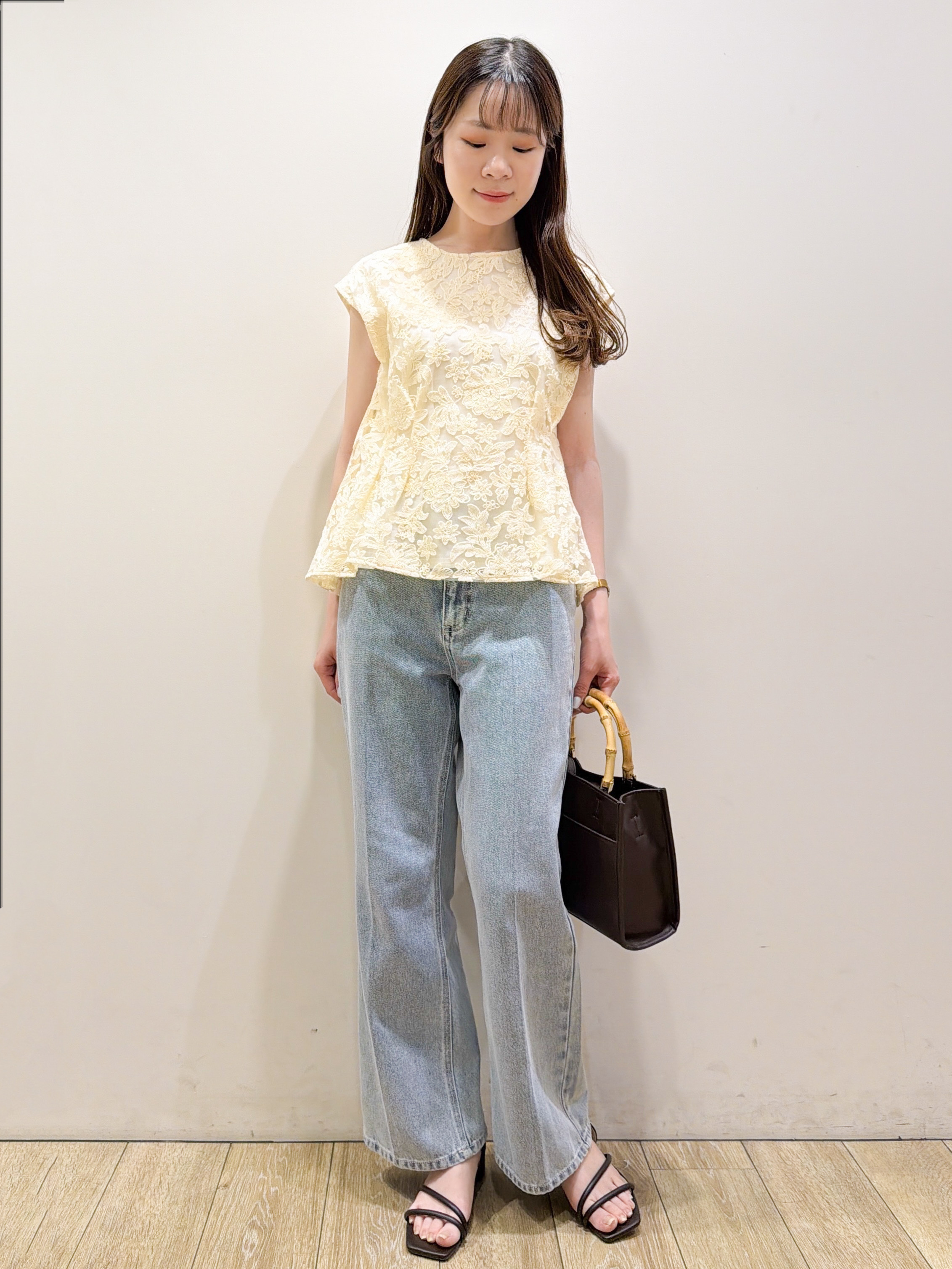 ayaさんの「index｜シアーフラワー刺繍ペプラムブラウス【イージーアイロン／洗濯機OK】」を使ったコーディネート