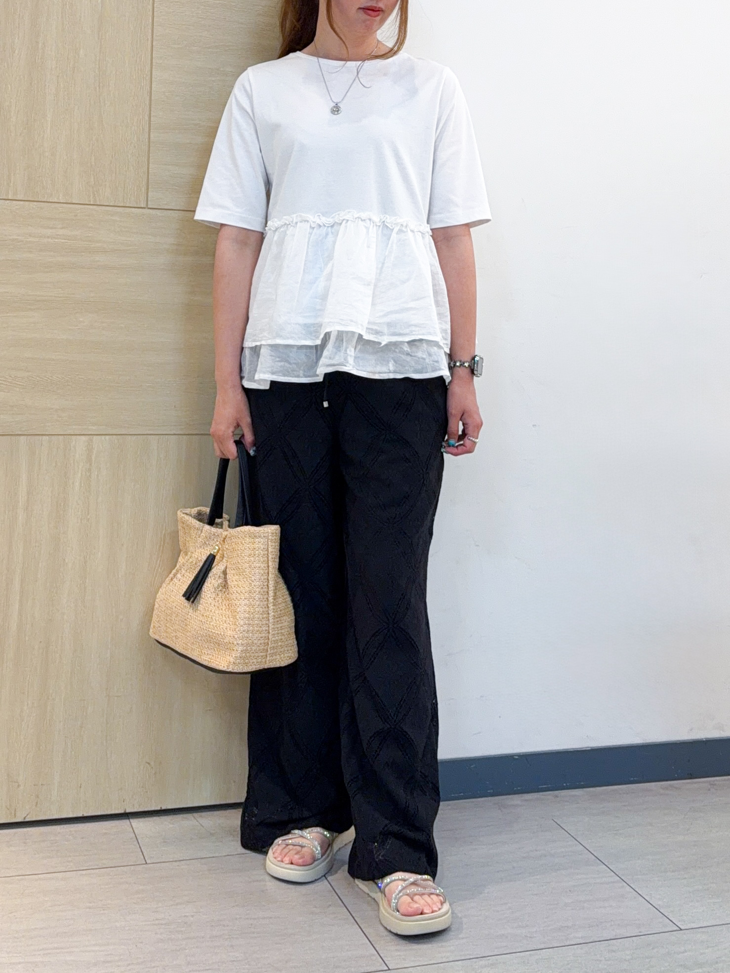 nanaさんの「grove｜【体型カバー】INせず決まる、ウエストシアーフリルTシャツ」を使ったコーディネート
