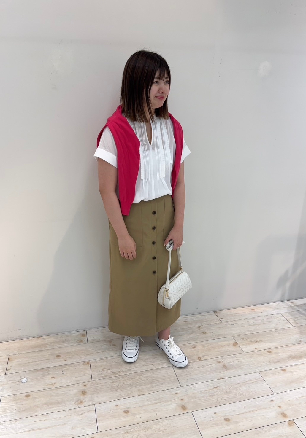Mizuさんの「UNTITLED｜【清涼感/コットン100%】モダンクラフトブラウス」を使ったコーディネート
