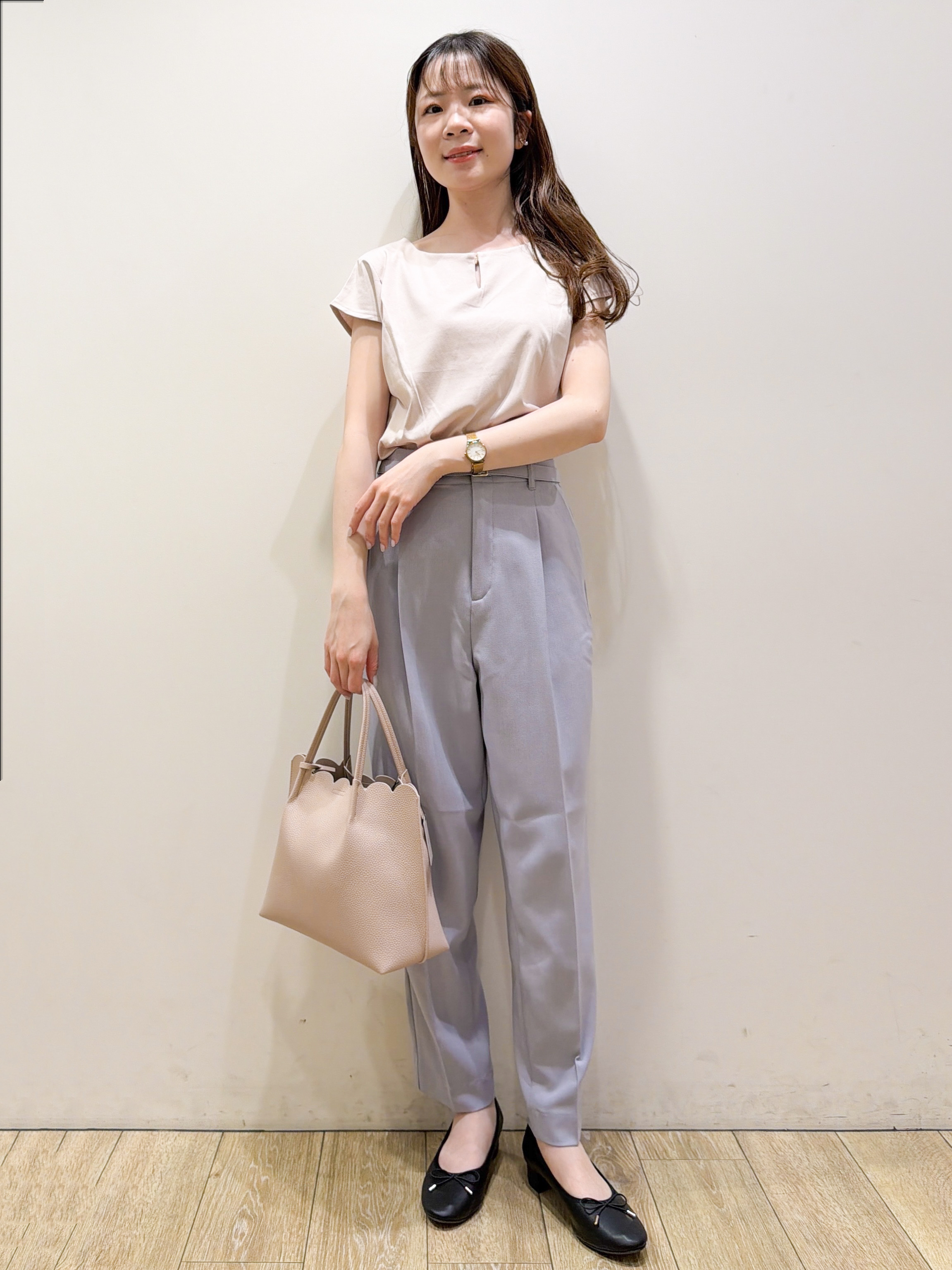 ayaさんの「index｜【接触冷感】ビジューキーネックフレンチトップス《UVケア／洗濯機OK／XS～3L／8col》」を使ったコーディネート