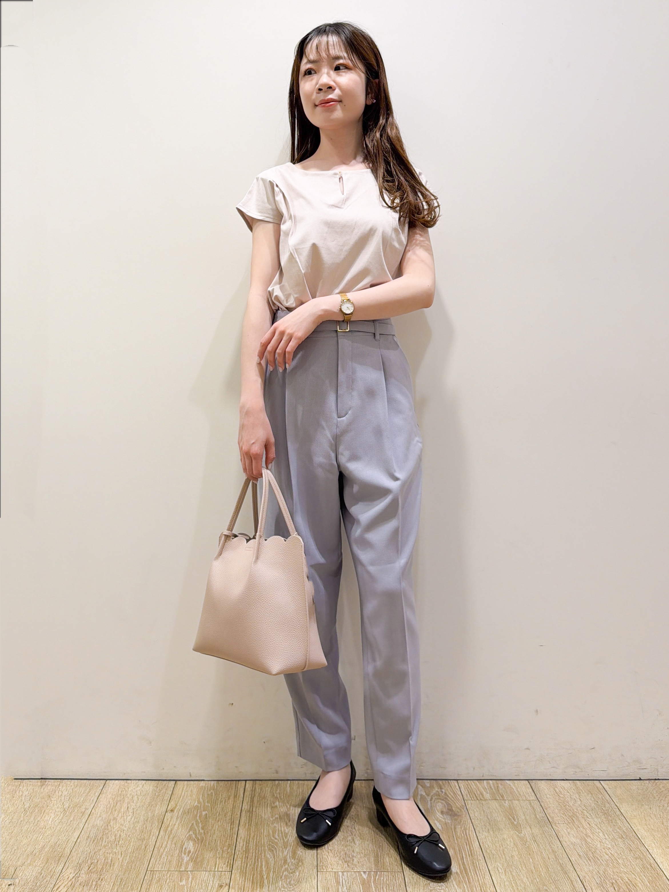 ayaさんの「index｜【接触冷感】ビジューキーネックフレンチトップス《UVケア／洗濯機OK／XS～3L／8col》」を使ったコーディネート