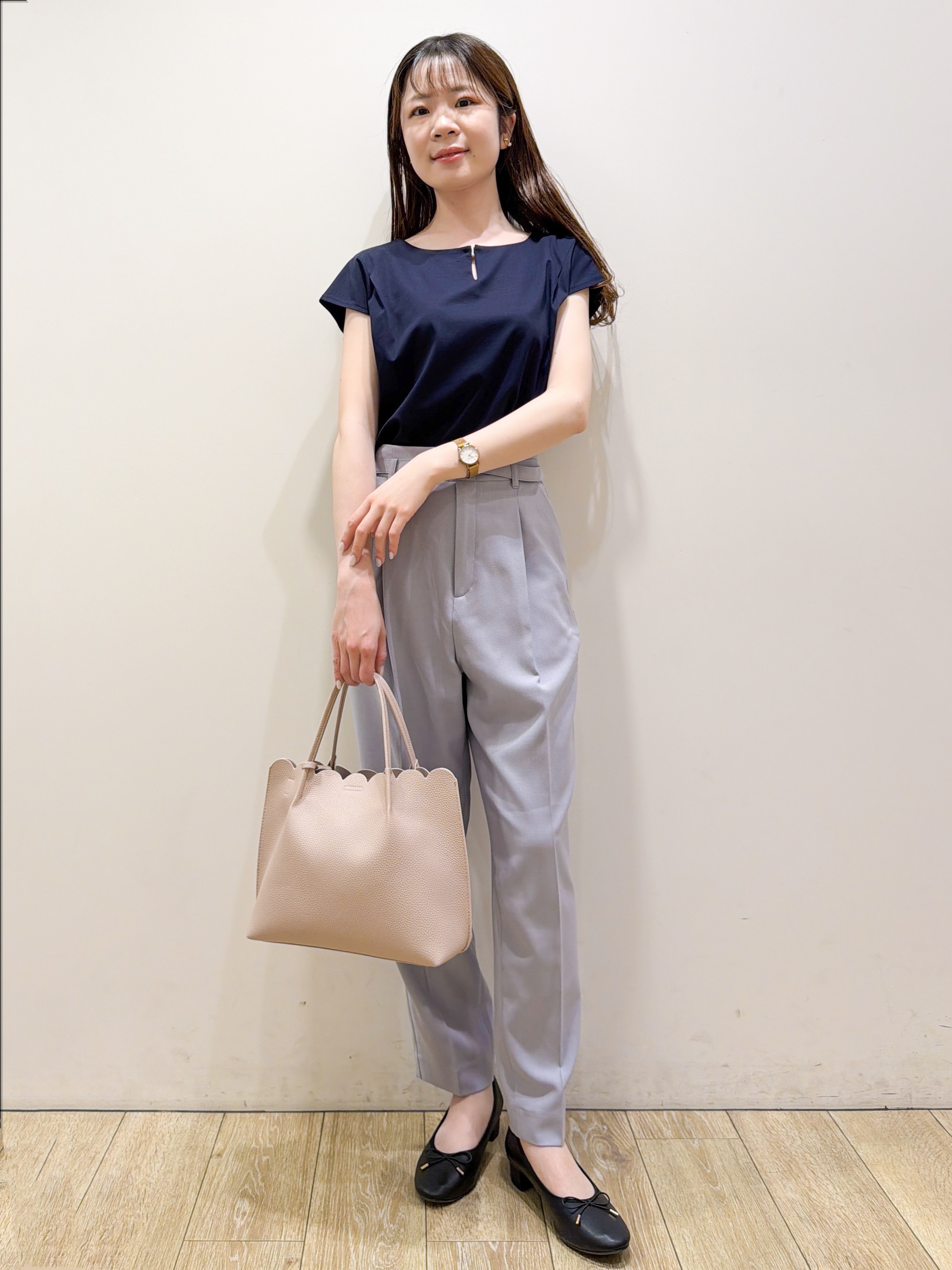 ayaさんの「index｜【接触冷感】ビジューキーネックフレンチトップス《UVケア／洗濯機OK／XS～3L／8col》」を使ったコーディネート