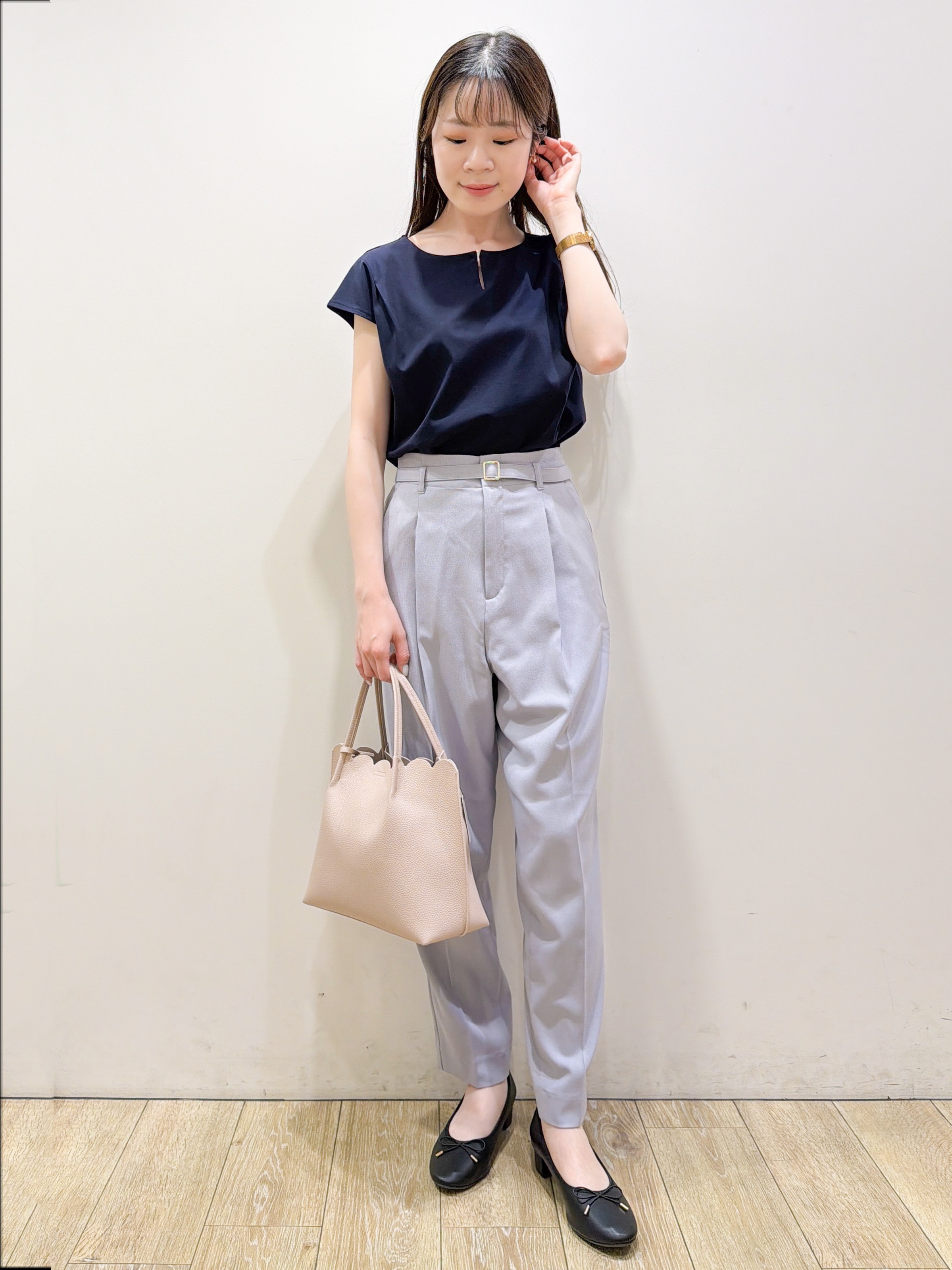 ayaさんの「index｜【接触冷感】ビジューキーネックフレンチトップス《UVケア／洗濯機OK／XS～3L／8col》」を使ったコーディネート