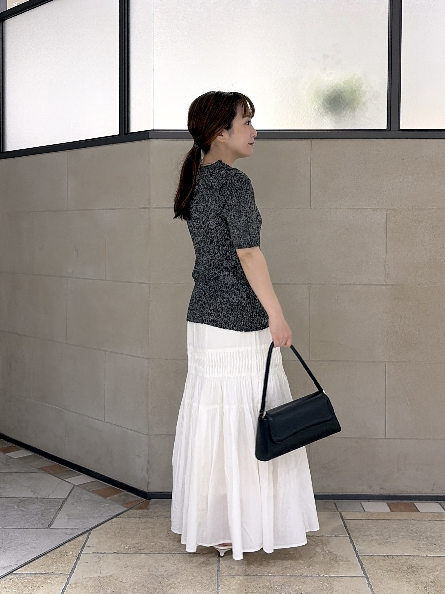 よねさんの「INDIVI｜ハーフスリーブポロニットカーデ」を使ったコーディネート
