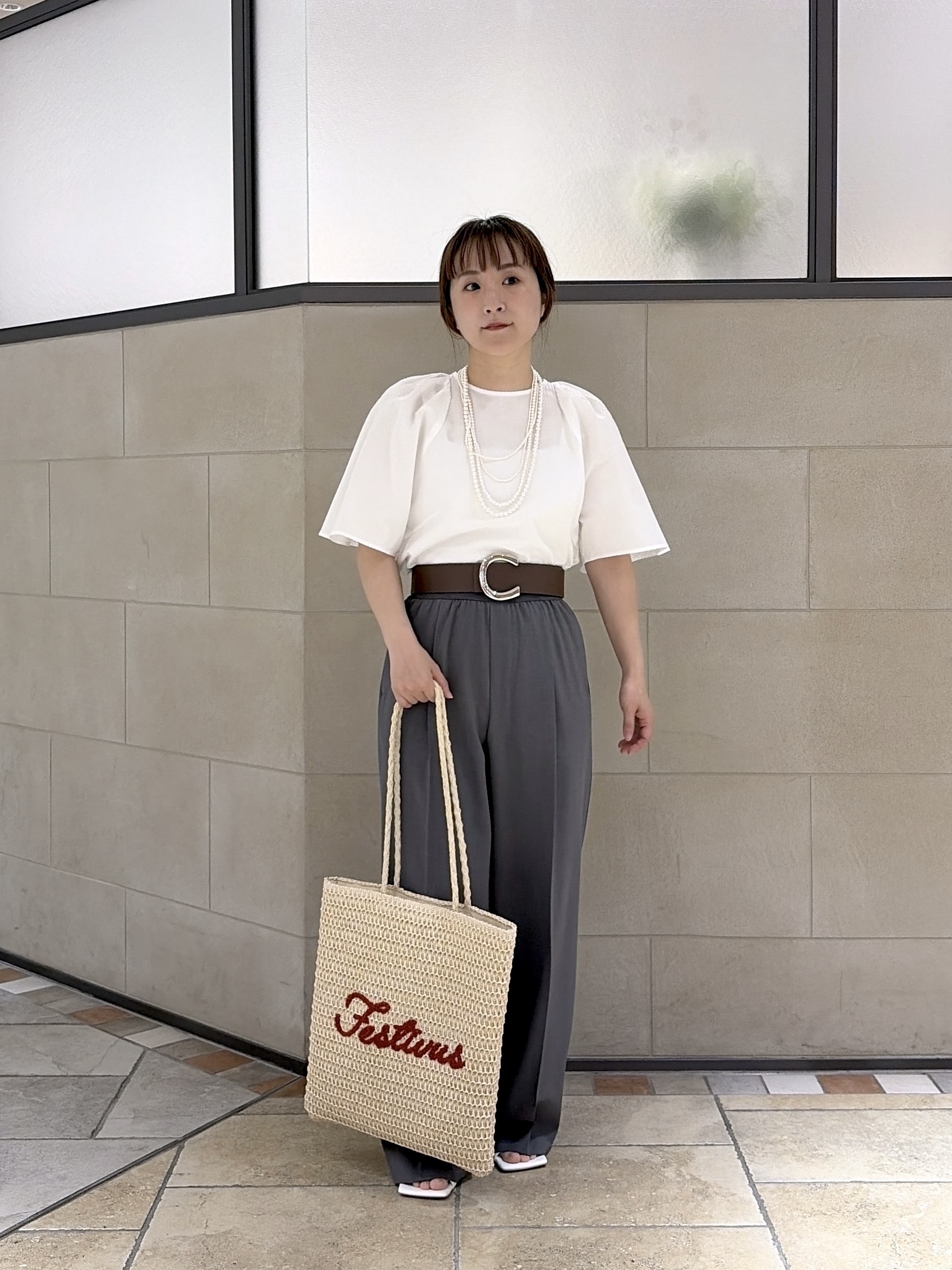 よねさんの「INDIVI｜パフショルダーサッカーブラウス」を使ったコーディネート