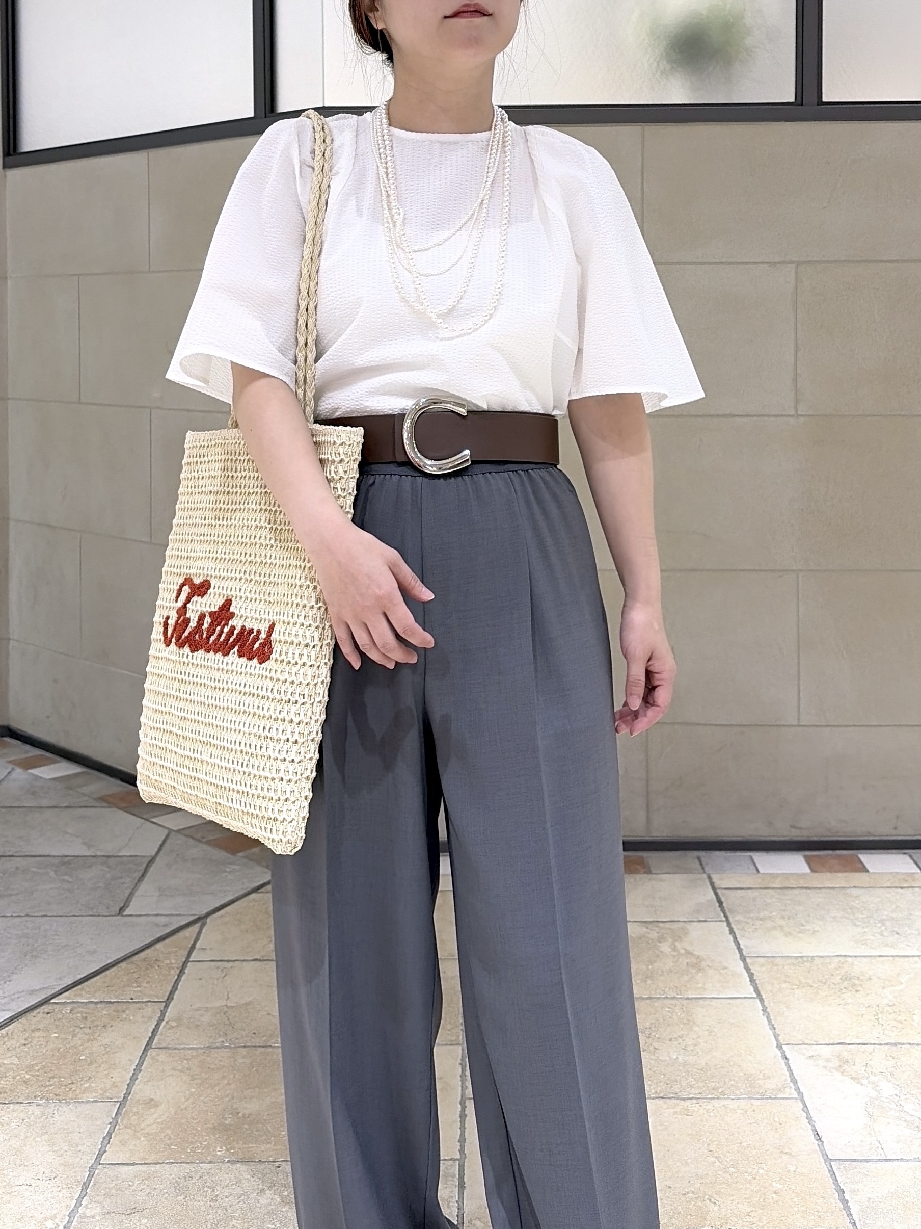 よねさんの「INDIVI｜パフショルダーサッカーブラウス」を使ったコーディネート