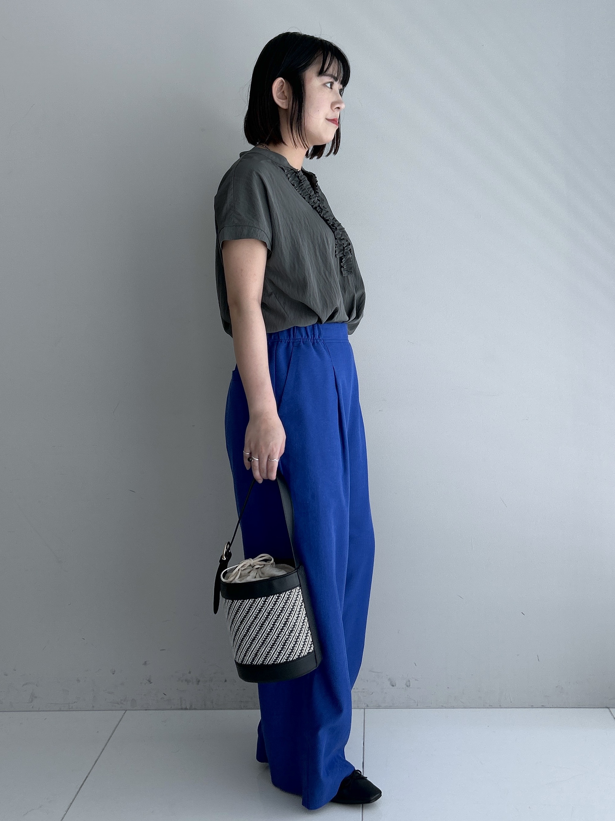 Hirokaさんの「Dessin｜バンドカラーフロントフリルブラウス」を使ったコーディネート