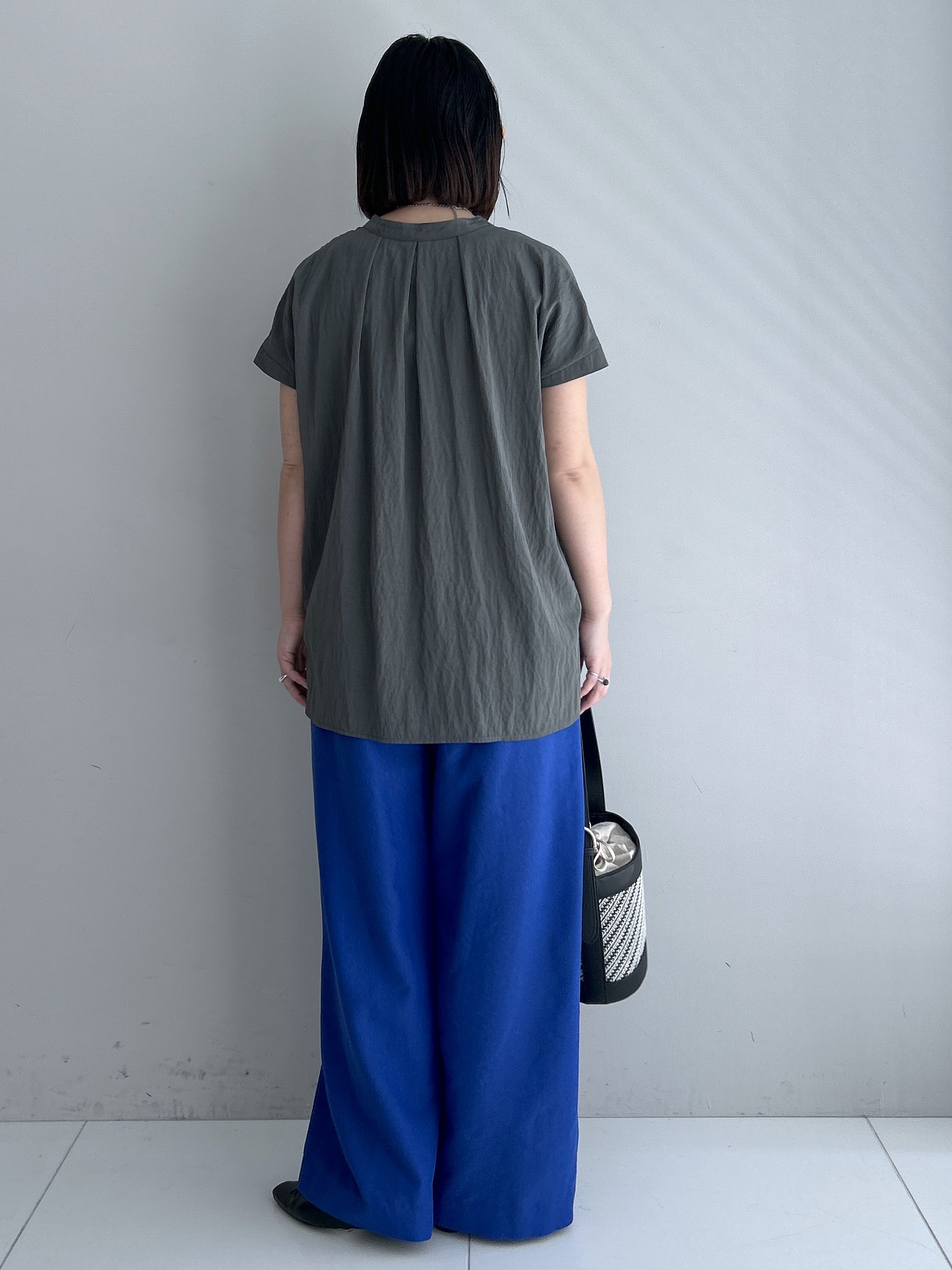 Hirokaさんの「Dessin｜バンドカラーフロントフリルブラウス」を使ったコーディネート