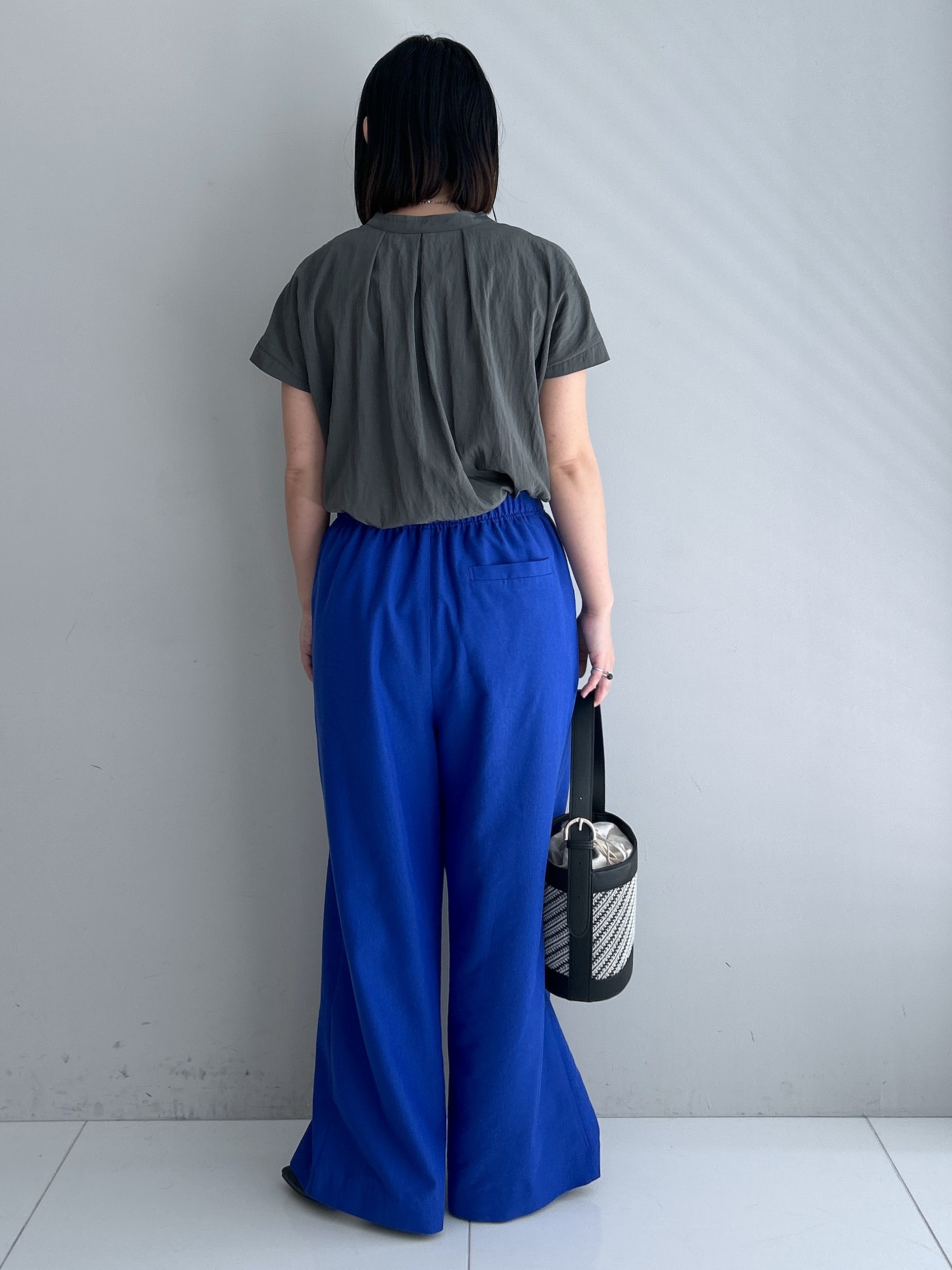 Hirokaさんの「Dessin｜バンドカラーフロントフリルブラウス」を使ったコーディネート