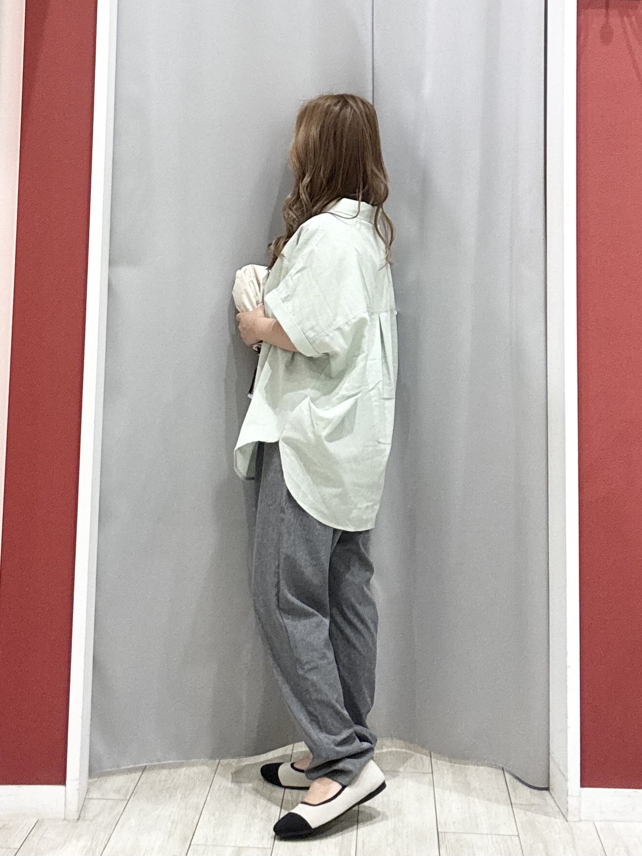 shioさんの「SHOO･LA･RUE｜【UV/吸水速乾/抗菌防臭】インせず着られる フレンチリネンスキッパーシャツ」を使ったコーディネート