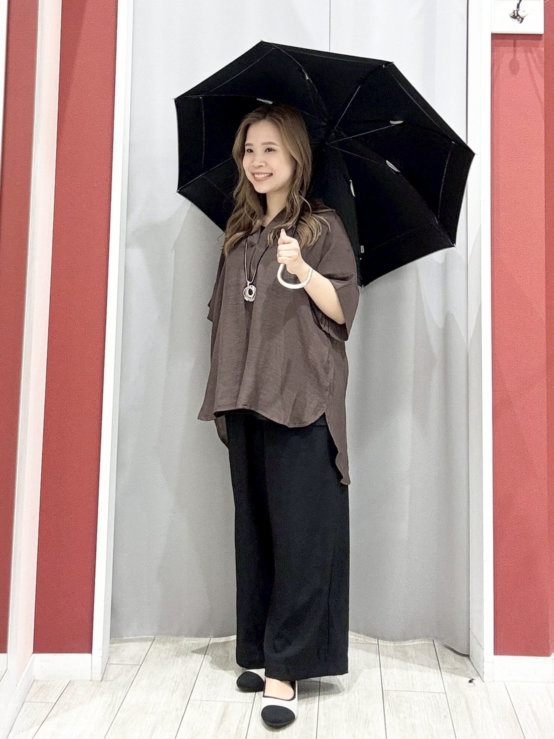 shioさんの「SHOO･LA･RUE｜【2点セット/S-LL/洗濯機可】時短でコーデ決まる スラブスキッパーシャツ＋タンクトップ」を使ったコーディネート