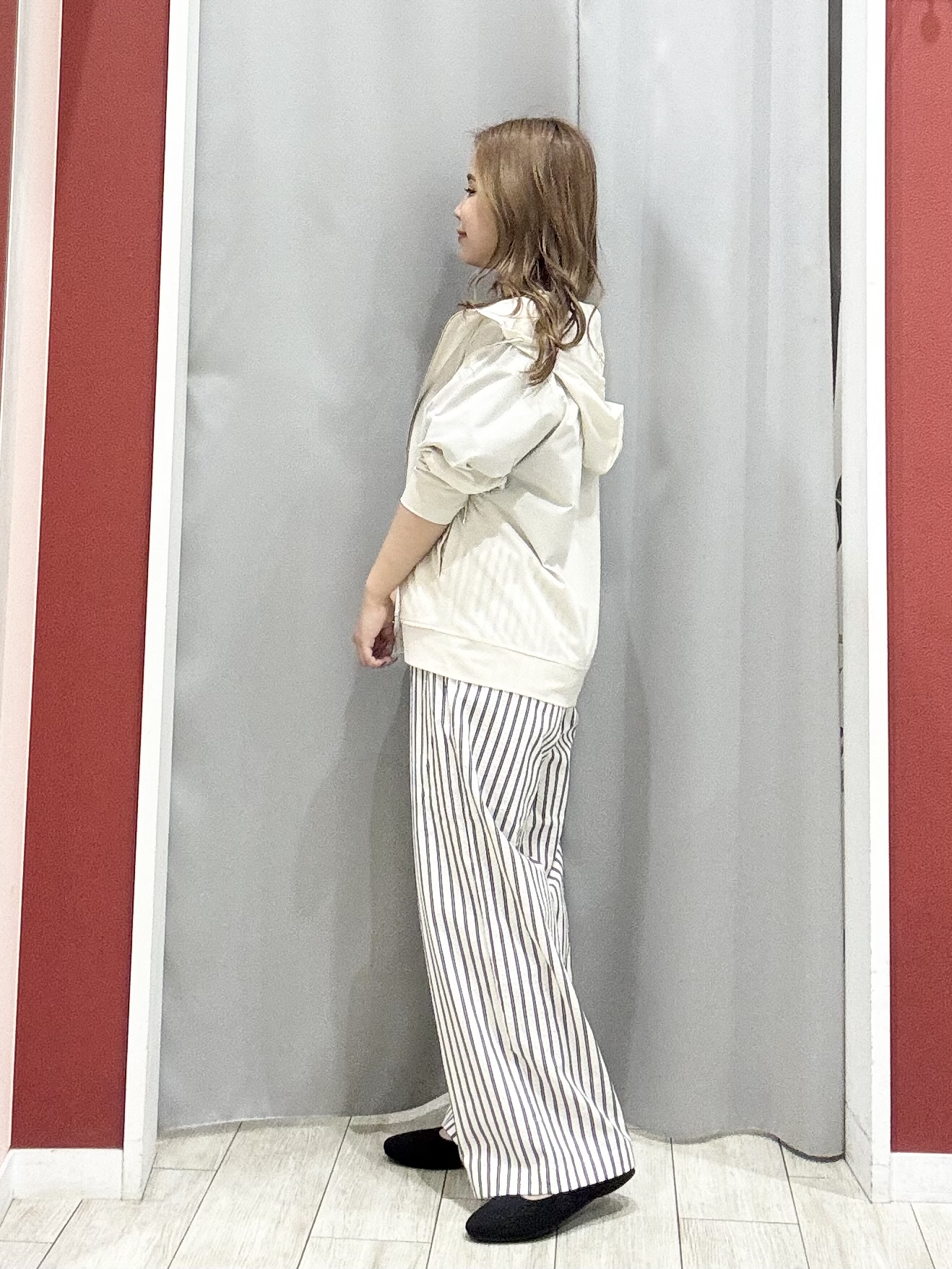 shioさんの「SHOO･LA･RUE｜【UV/洗濯機可】日焼け対策も快適に 指穴つき ジップパーカー」を使ったコーディネート