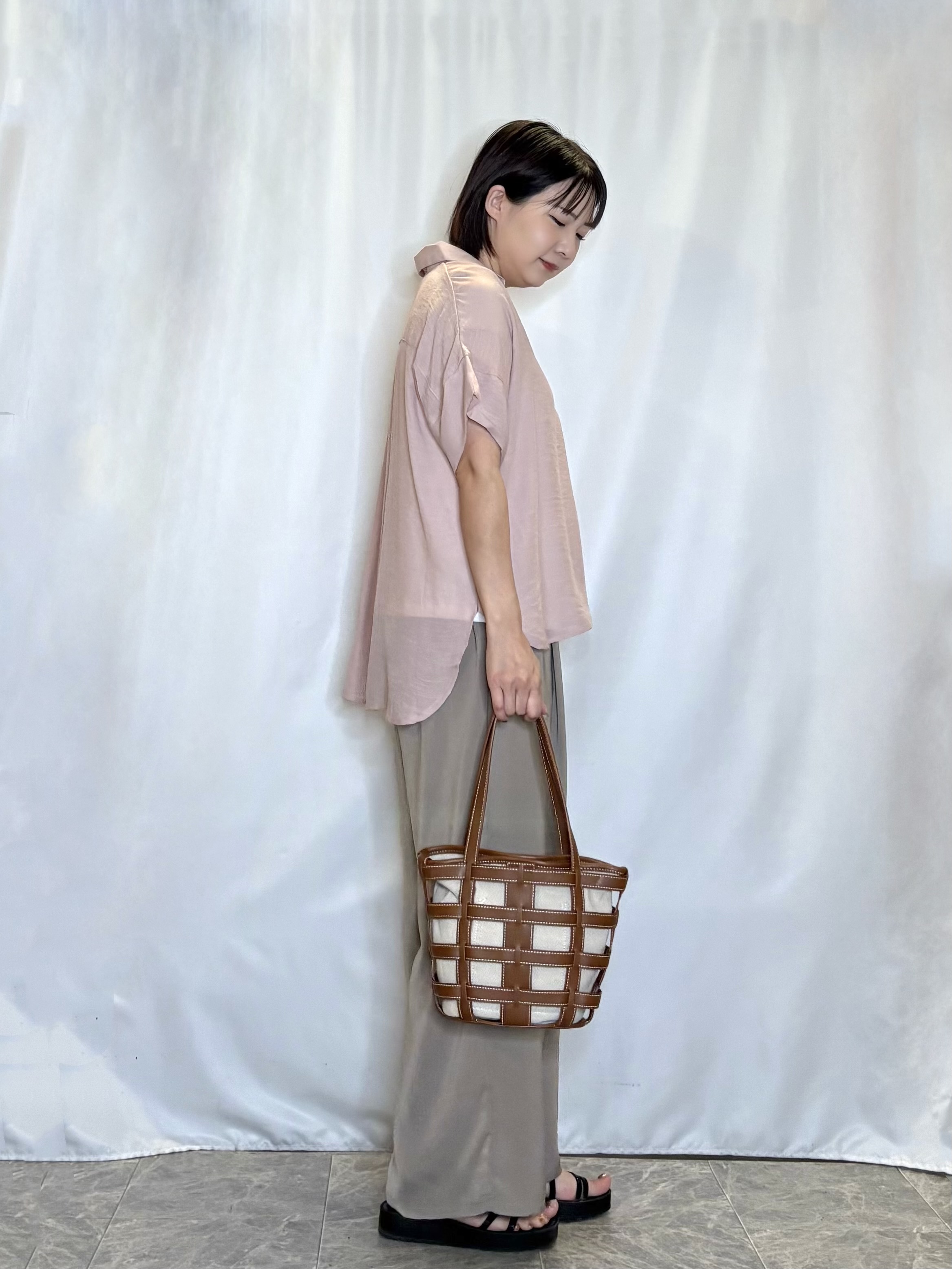 ネリさんの「SHOO･LA･RUE｜【2点セット/S-LL/洗濯機可】時短でコーデ決まる スラブスキッパーシャツ＋タンクトップ」を使ったコーディネート