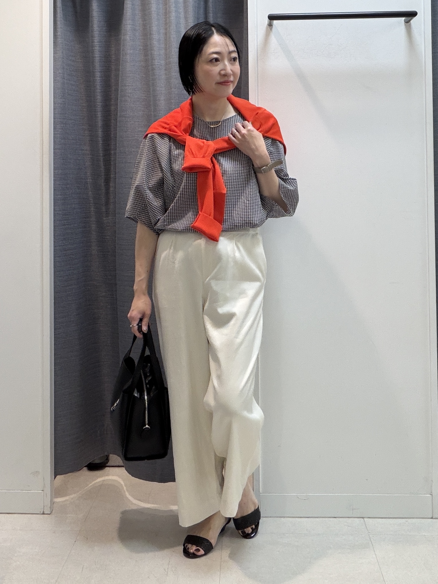 shihoさんの「INDIVI｜【体型カバー】サッカーチェックドルマントップス」を使ったコーディネート