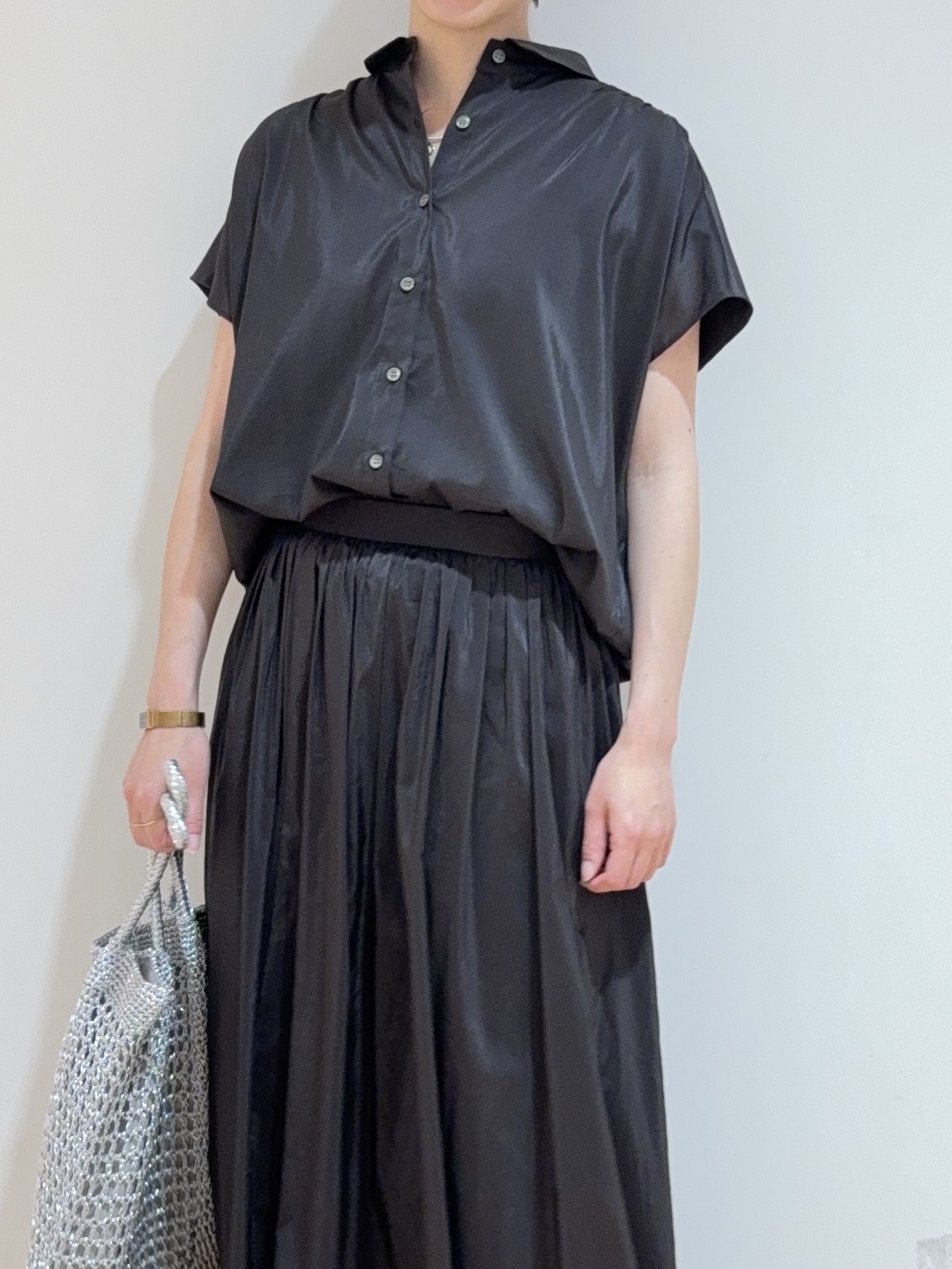 あやさんの「UNTITLED｜【セットアップ可/軽量/清涼感】ローンギャザーブラウス」を使ったコーディネート