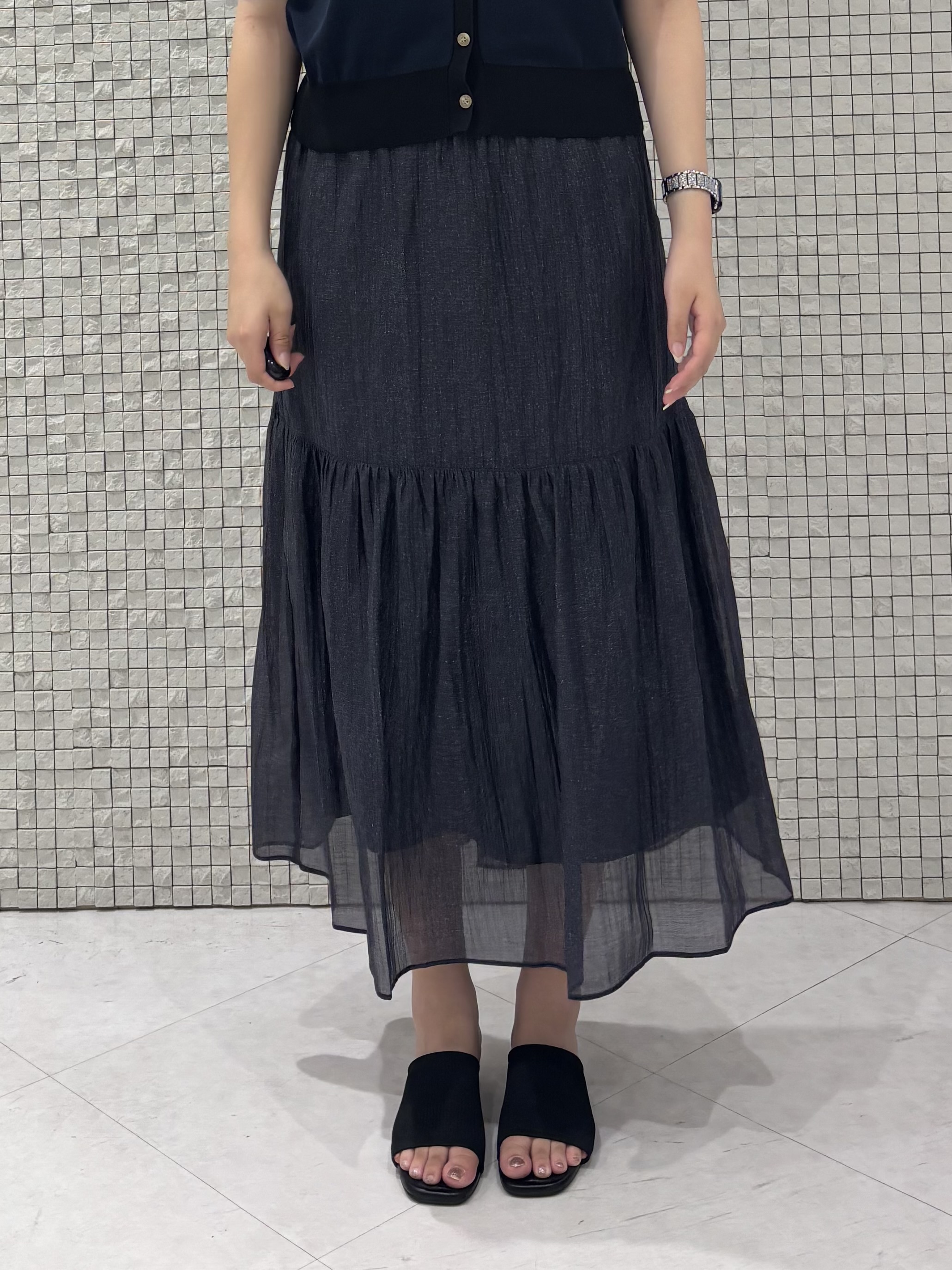 koharuさんの「INDIVI｜【バイカラー】衿付きシャツ風ニット」を使ったコーディネート