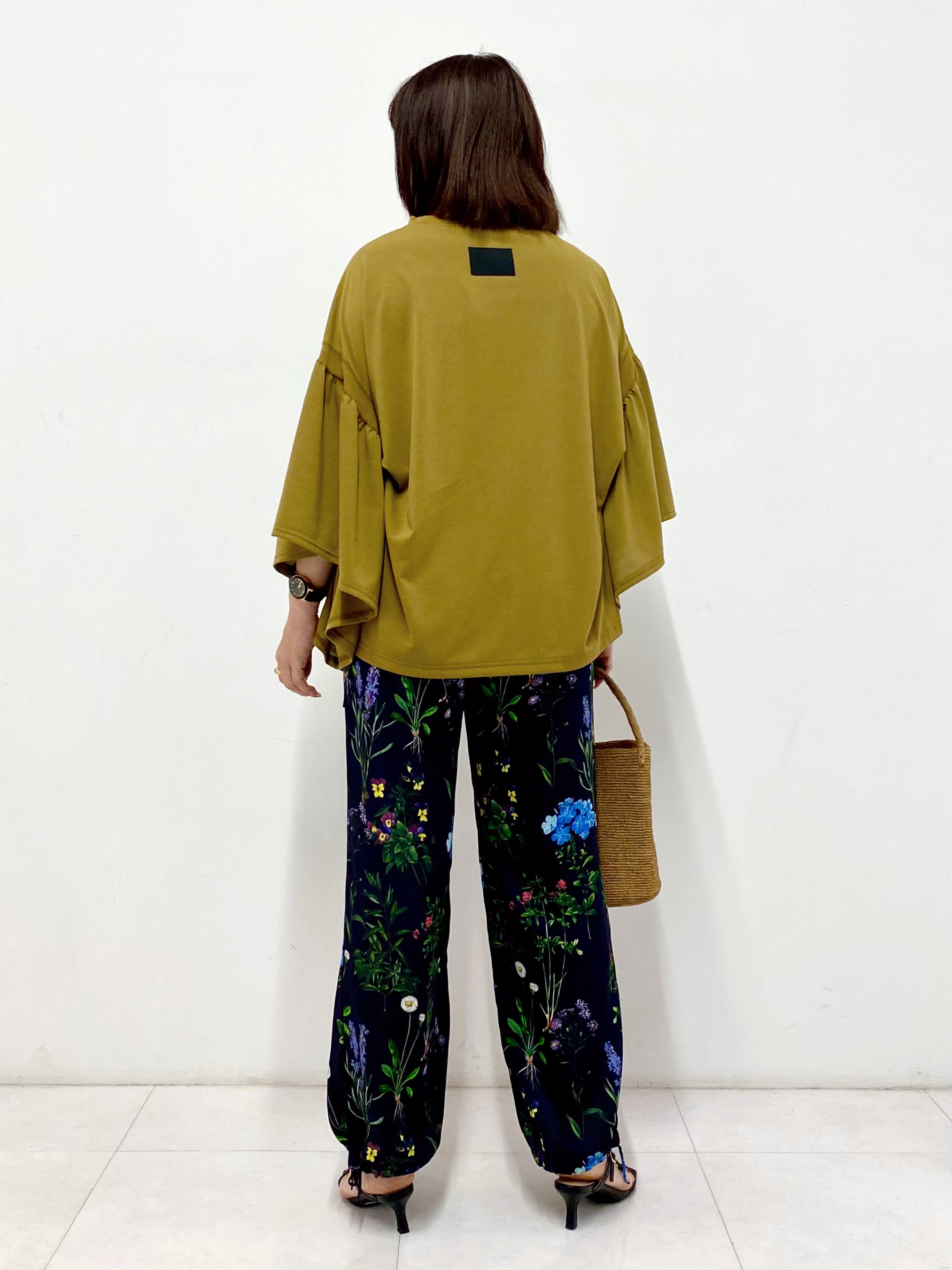Sawaguchiさんの「DRESSTERIOR｜センタープレス ワイドストレートデニム」を使ったコーディネート