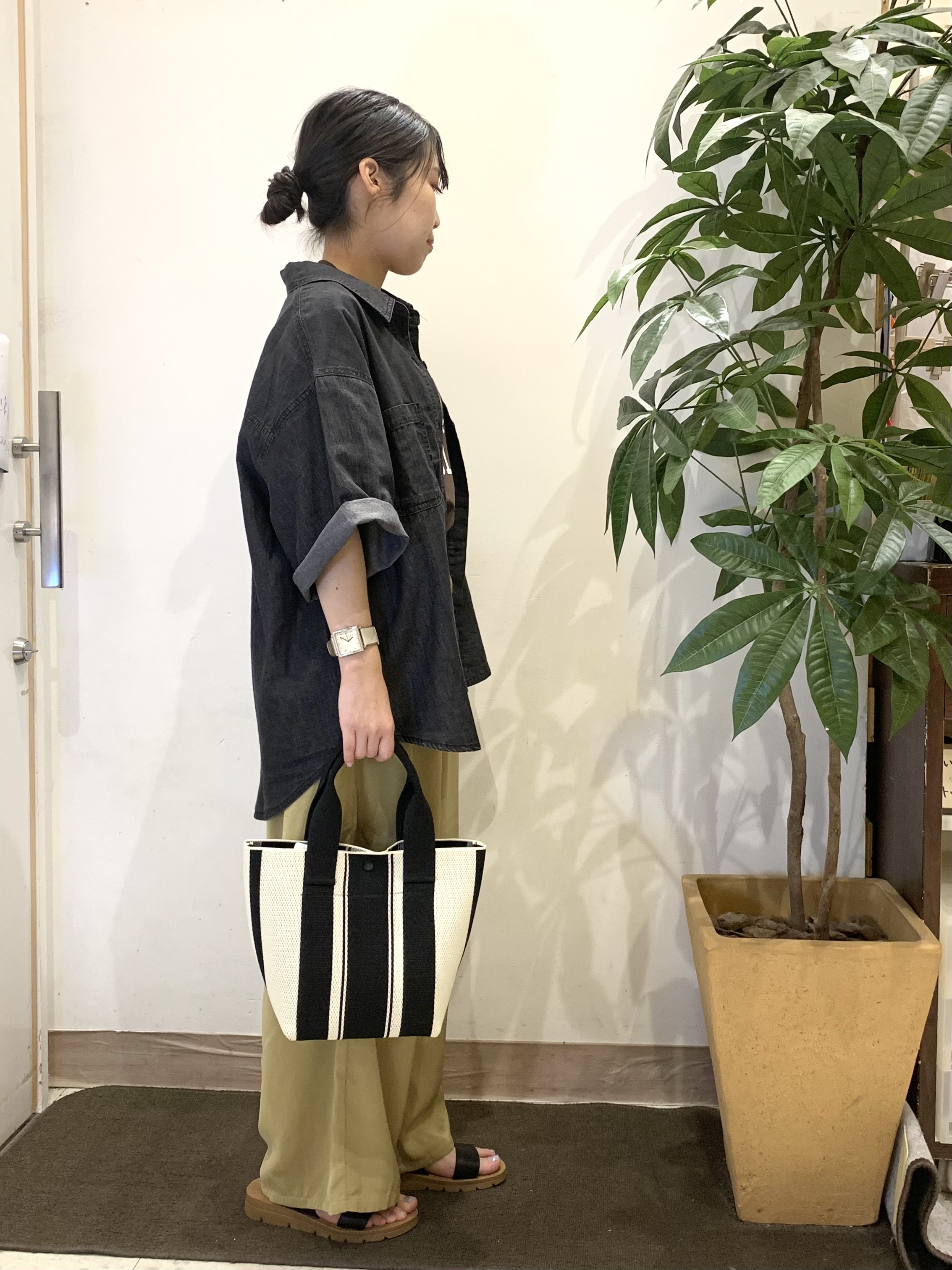 ちゃろさんの「SHOO･LA･RUE｜【セットアップ可/S-LL】ライトオンスデニム 5分袖シャツ」を使ったコーディネート