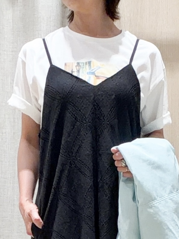 ヨッコさんの「grove｜【洗濯機OK】朝晩の気温差に◎軽やかシアーシャツ」を使ったコーディネート