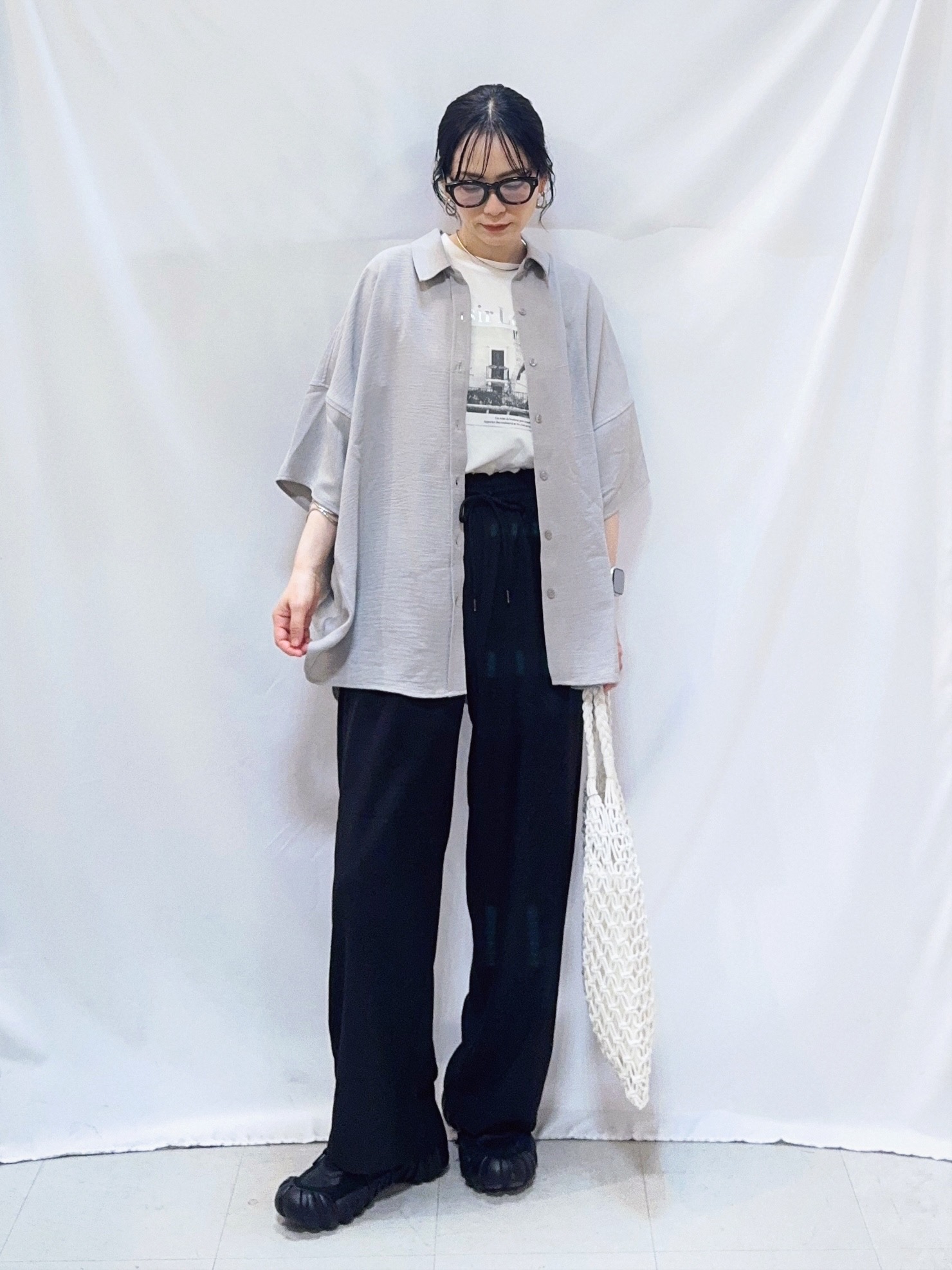 𝐇𝐢𝐫𝐨𝐦𝐢さんの「SHOO･LA･RUE｜【高レビュー/洗濯後しわになりにくい/体型カバー】きちんとゆるっと 大人の抜け感 ポンチョ風カラーシ」を使ったコーディネート