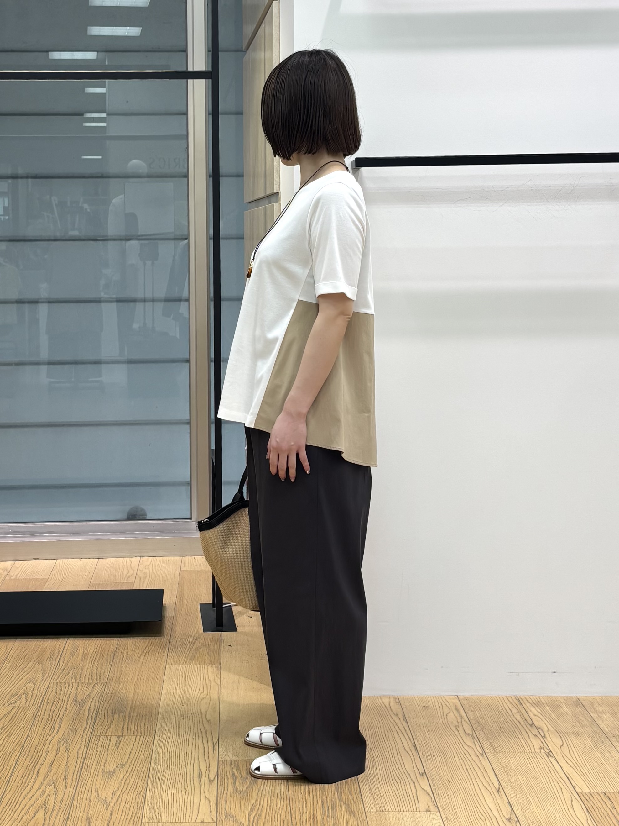 asamiさんの「INDIVI｜【バックシャン】異素材ドッキングプルオーバー」を使ったコーディネート