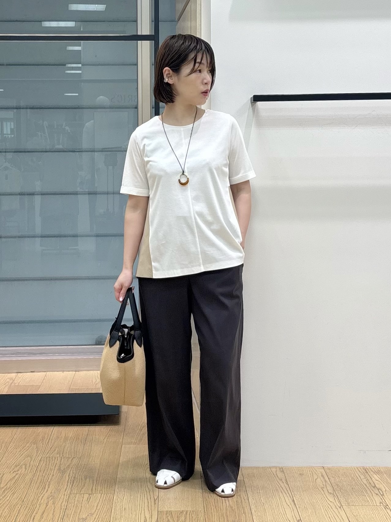 asamiさんの「INDIVI｜【バックシャン】異素材ドッキングプルオーバー」を使ったコーディネート