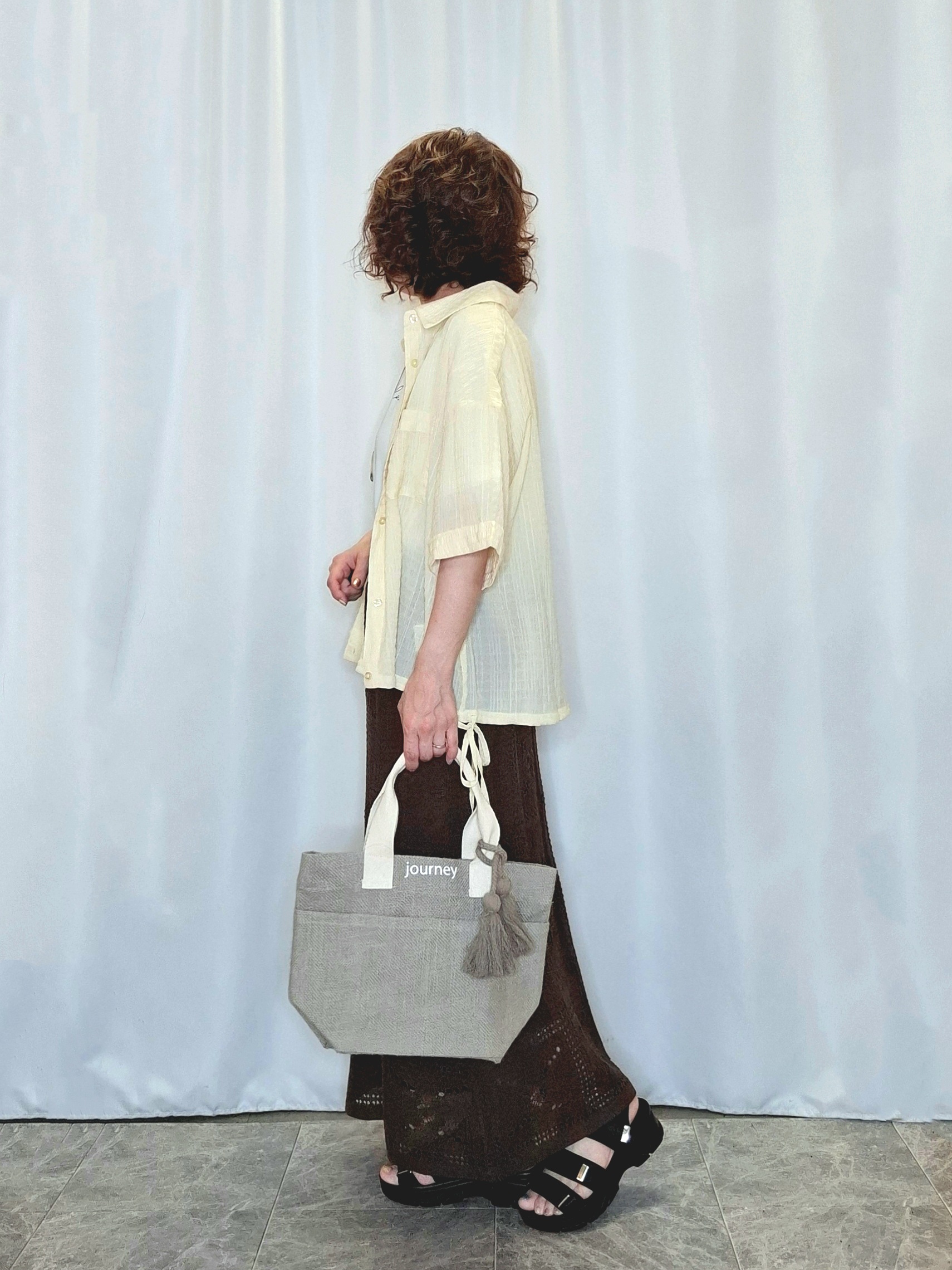ぬーさんの「SHOO･LA･RUE｜【S-LL/洗濯機可/体型カバー】さらさら シャーリングシフォン 裾ドロストシャツ」を使ったコーディネート