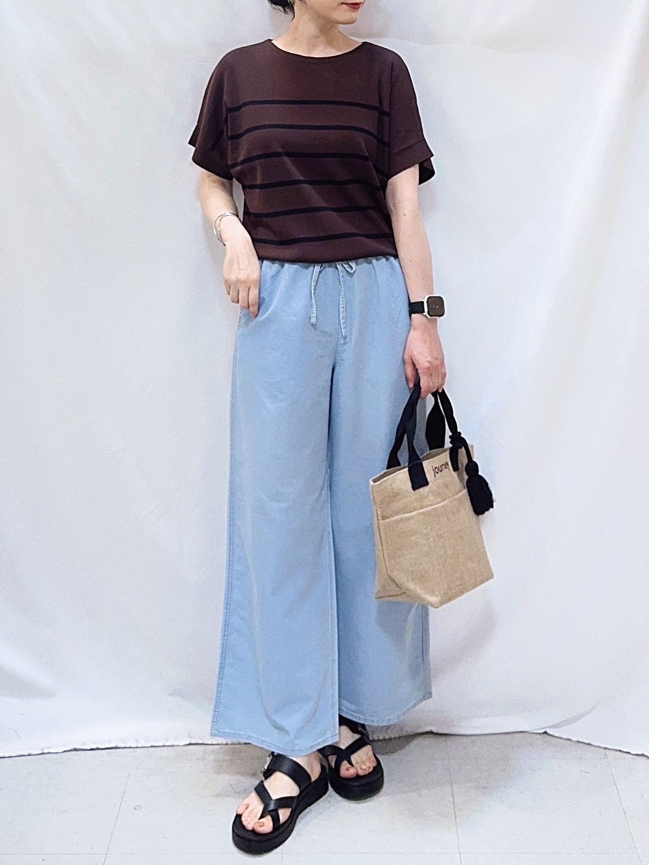 𝐇𝐢𝐫𝐨𝐦𝐢さんの「SHOO･LA･RUE｜【毎日洗える/UV】二の腕隠れる さらっとドルマン半袖ニット」を使ったコーディネート