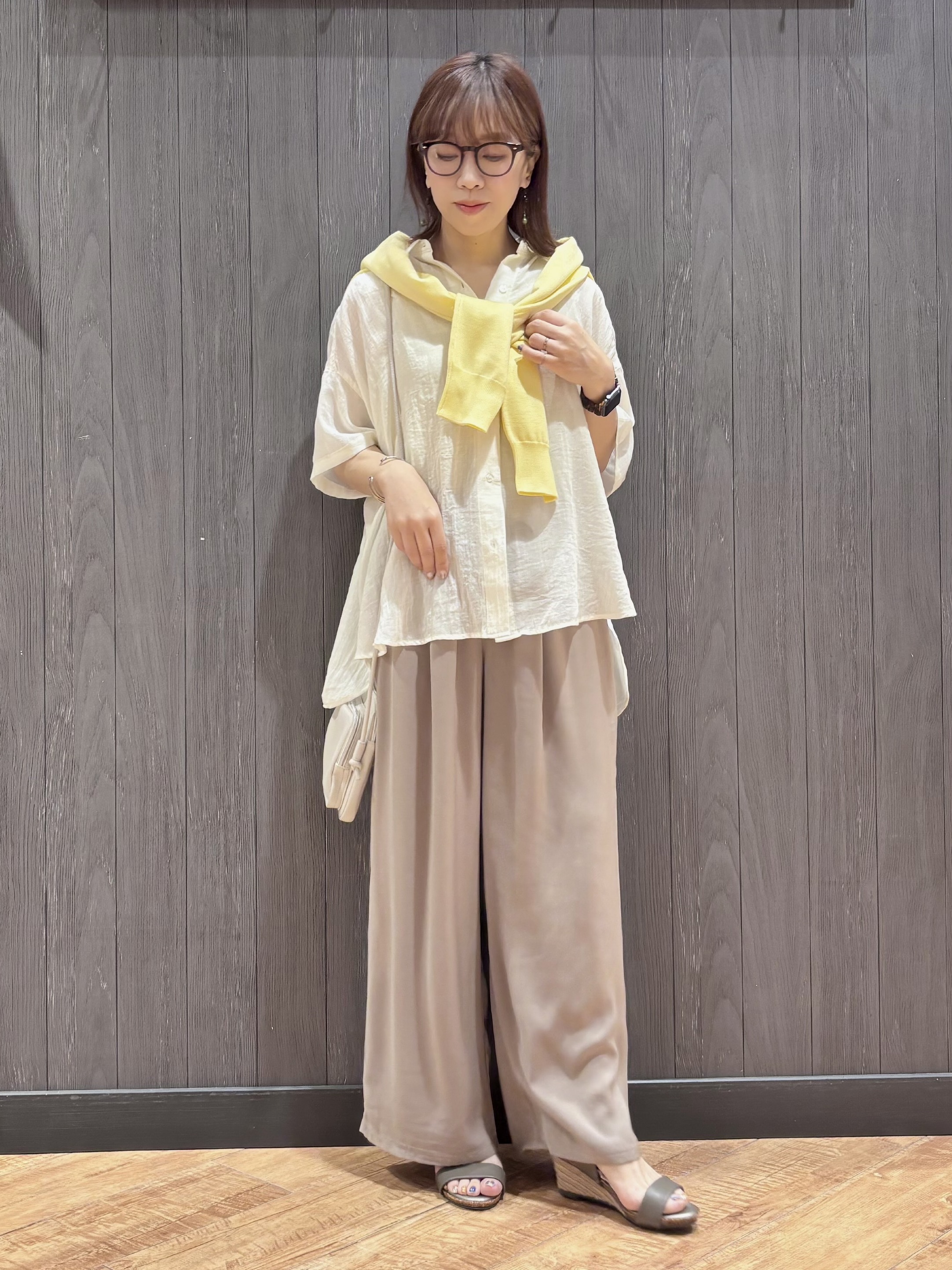 meiさんの「SHOO･LA･RUE｜ヒップがすっぽり隠れる やわらか5分袖シアーシャツ」を使ったコーディネート