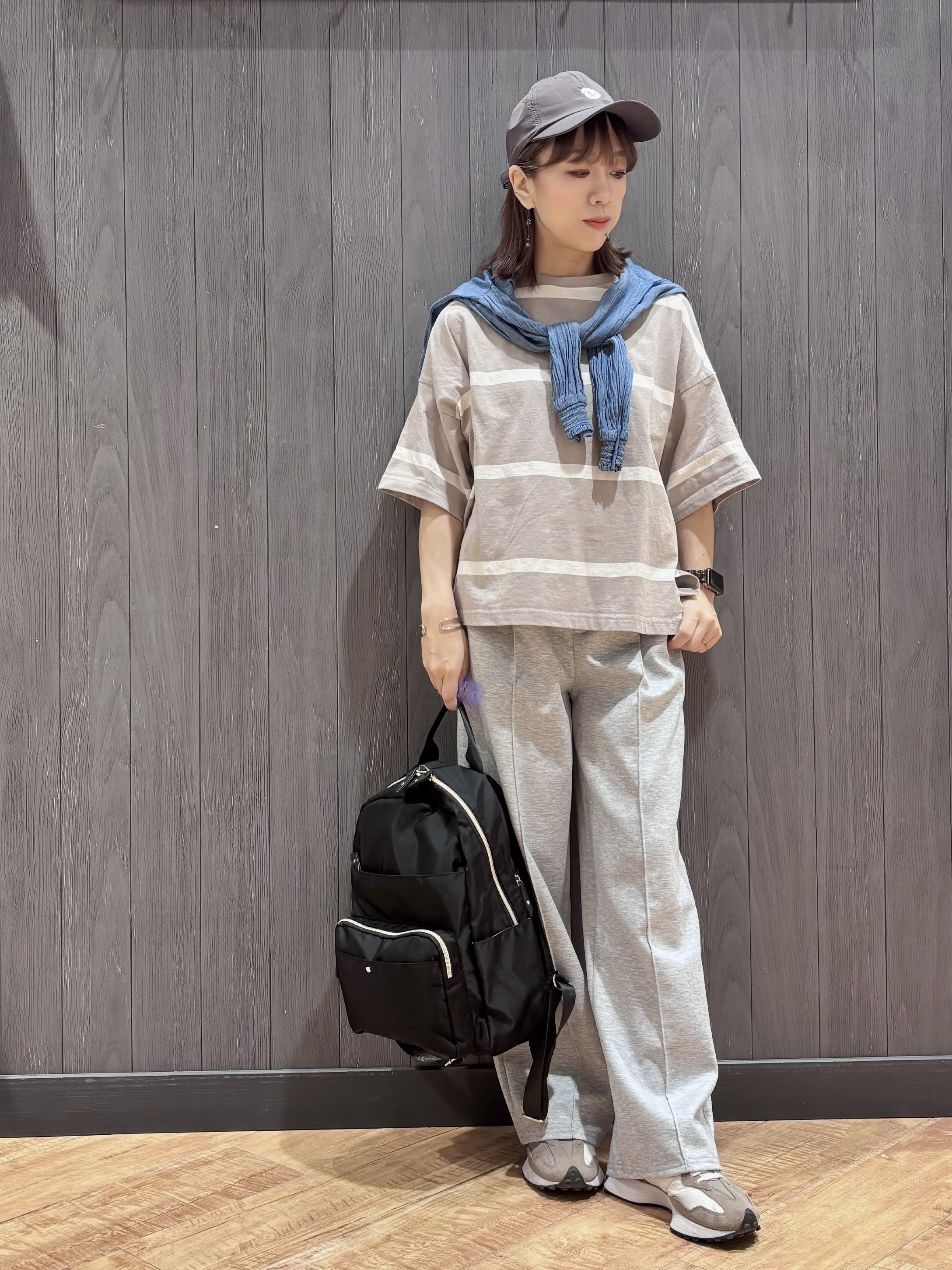 meiさんの「SHOO･LA･RUE｜【S-LL】涼しげで爽やか 太ボーダー斜め切り替えTシャツ」を使ったコーディネート