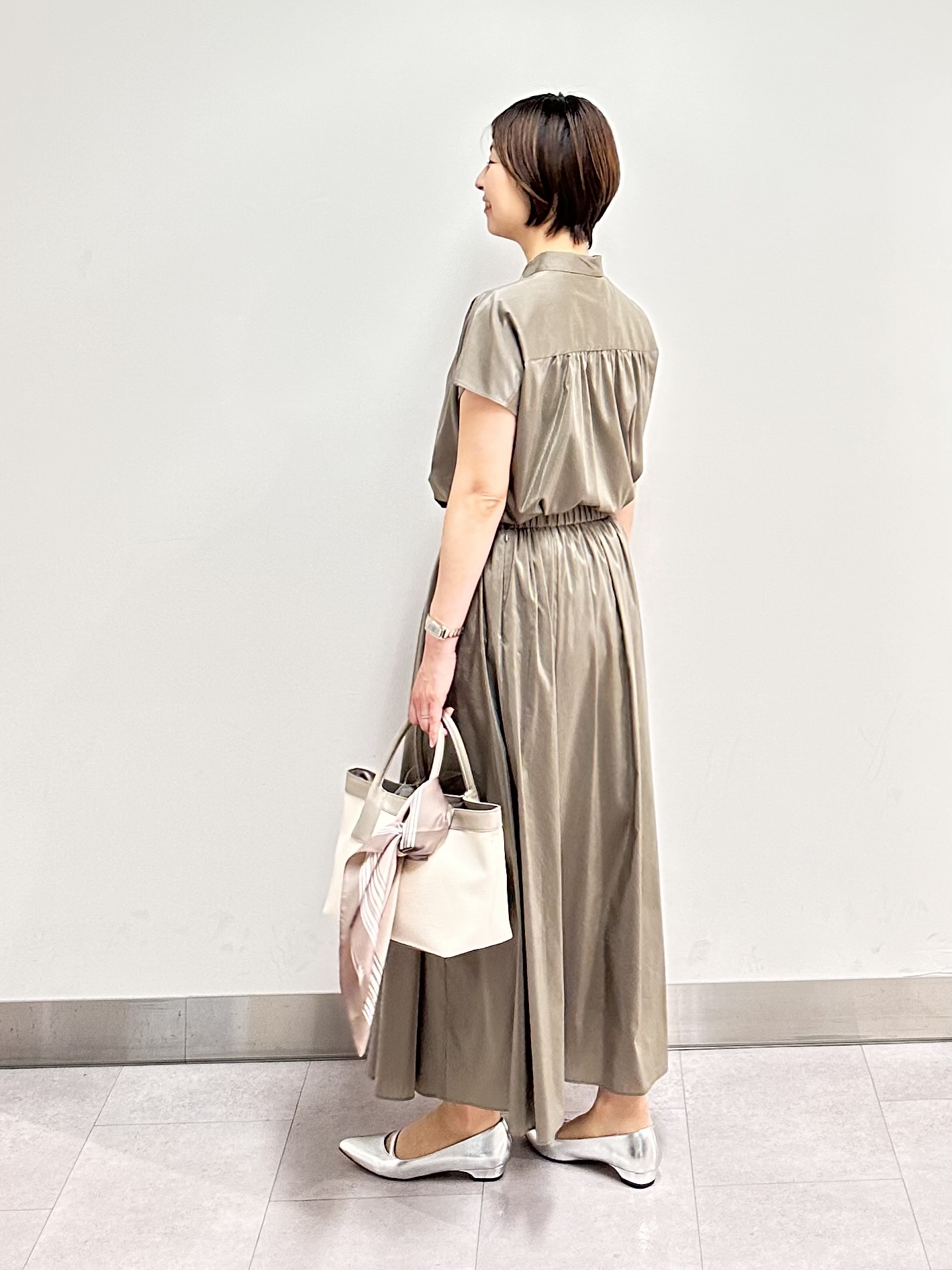 みなこさんの「UNTITLED｜【セットアップ可/軽量/清涼感】ローンギャザーブラウス」を使ったコーディネート