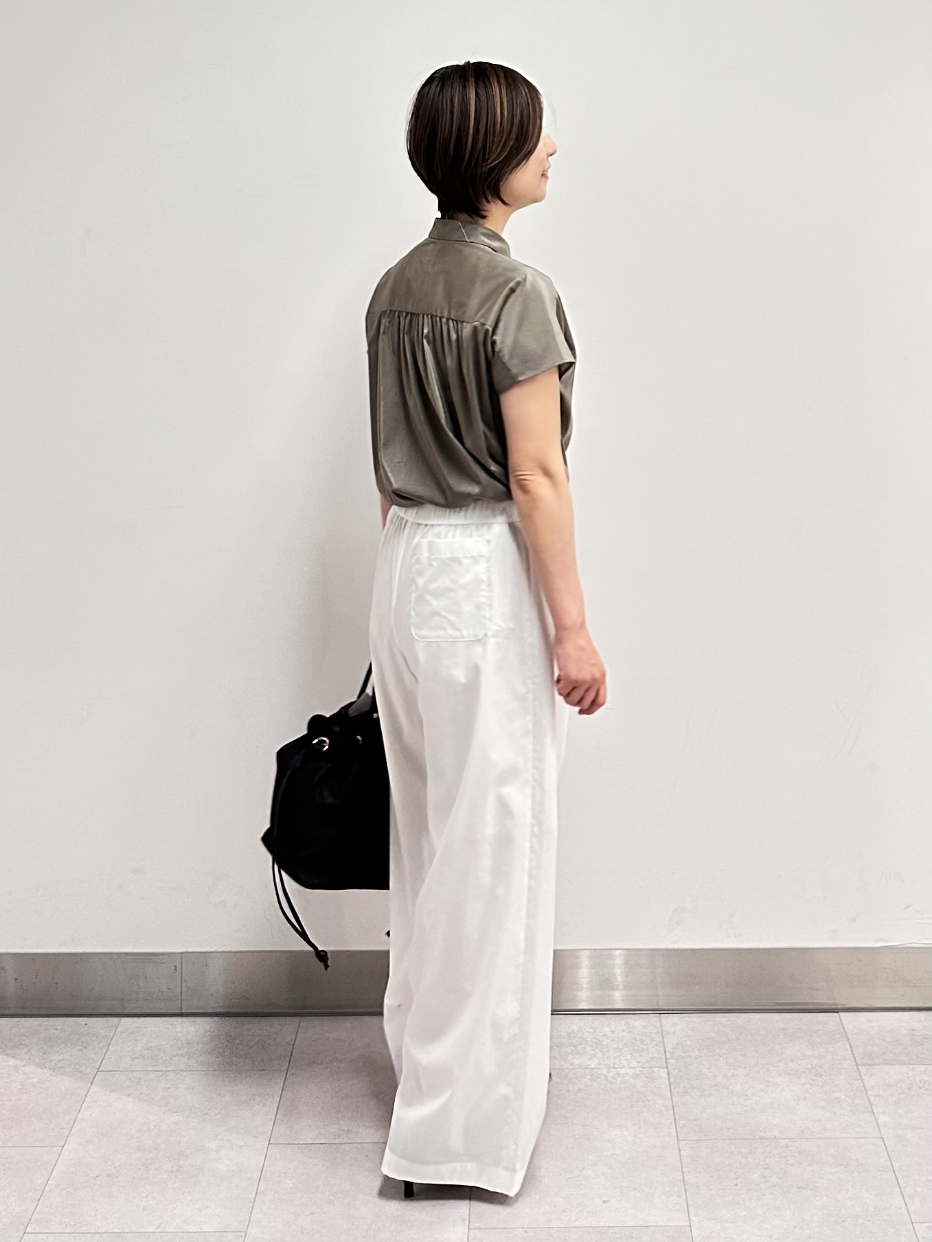 みなこさんの「UNTITLED｜【セットアップ可/軽量/清涼感】ローンギャザーブラウス」を使ったコーディネート