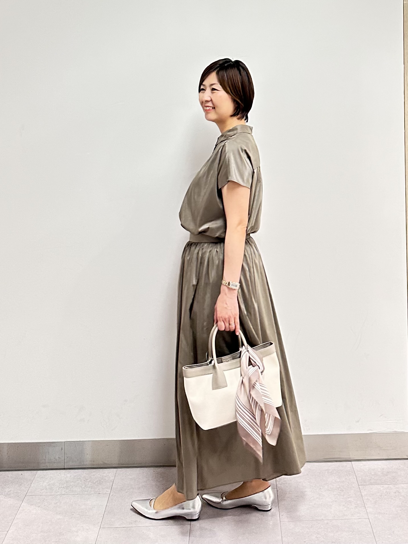 みなこさんの「UNTITLED｜【セットアップ可/軽量/清涼感】ローンギャザーブラウス」を使ったコーディネート